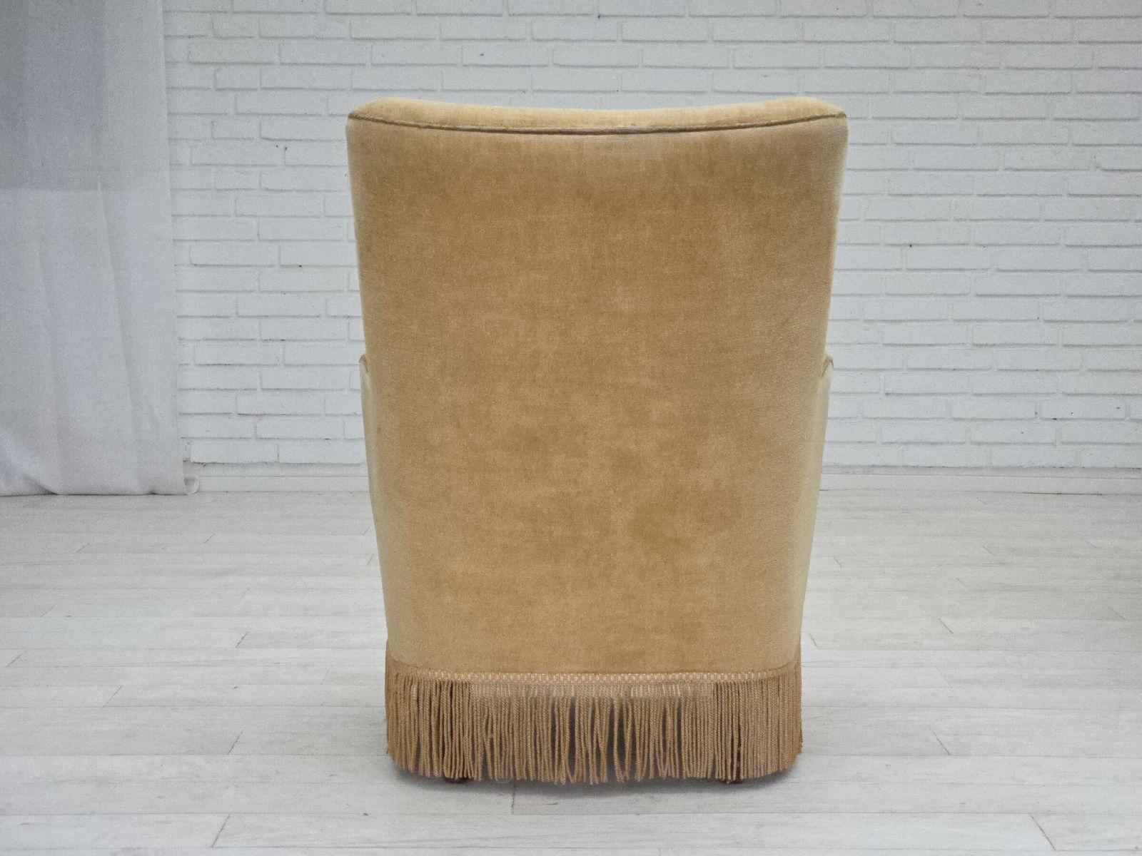 Ca. Jaren 1970, Deense Fauteuil, Lichtgroene Meubelvelours Bekleding. photo buy