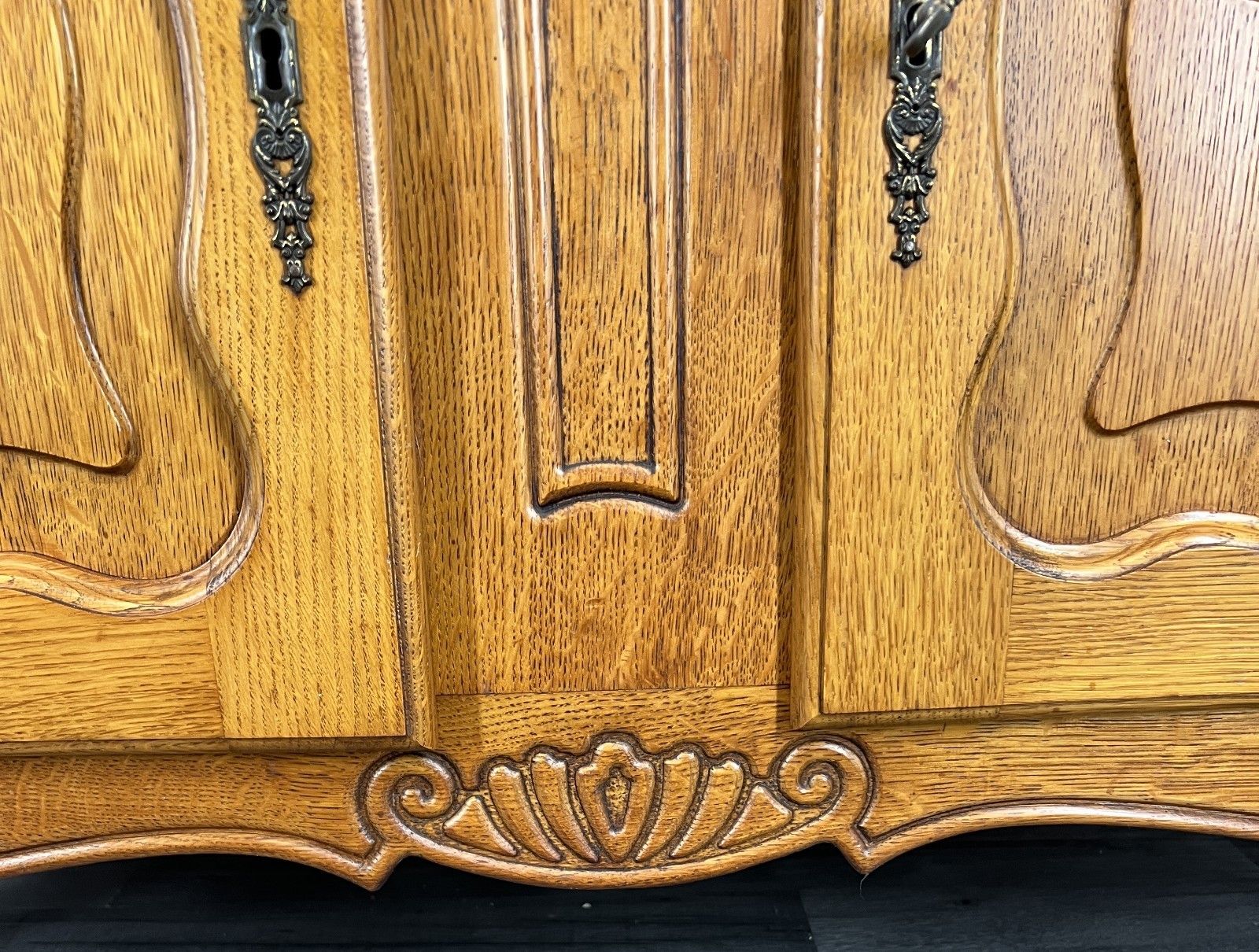 photo furniture Bookcase Vintage French Louis XVI Oak Display Cabinet Carved Sideboard Lot 4576