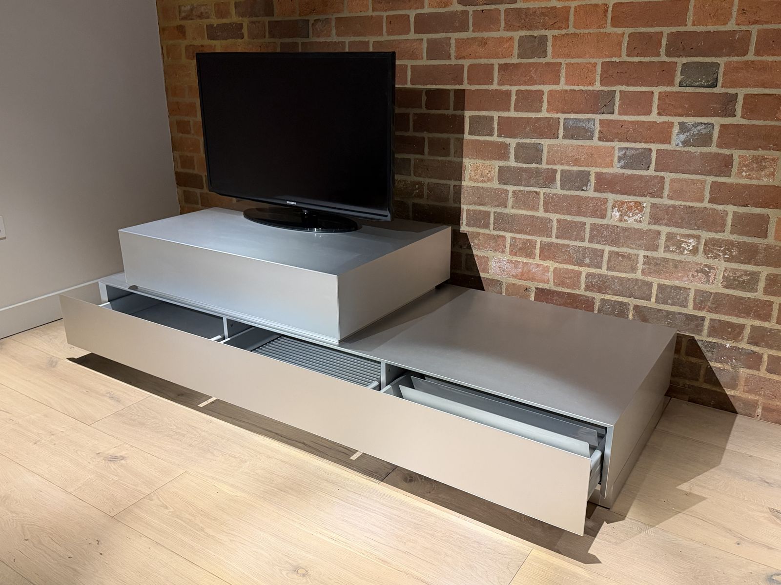 Furniture M.D.F. Italia Lowboard Aluminum Tv Console photo