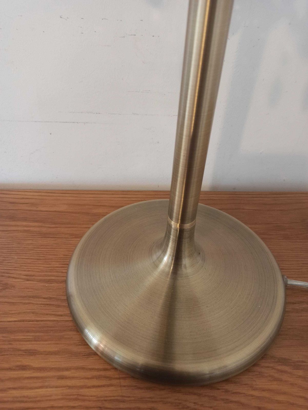 Polished Brass Table Lamp. Chandelier Style. Glass Bead Droplets photo vinterior