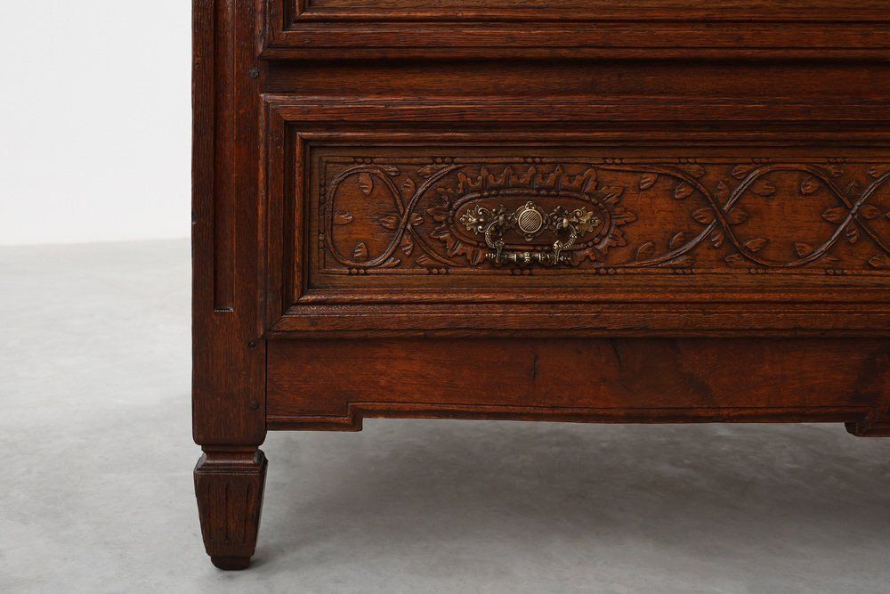 photo buy 17th Century Italian Renaissance Oak Chest Of Drawers