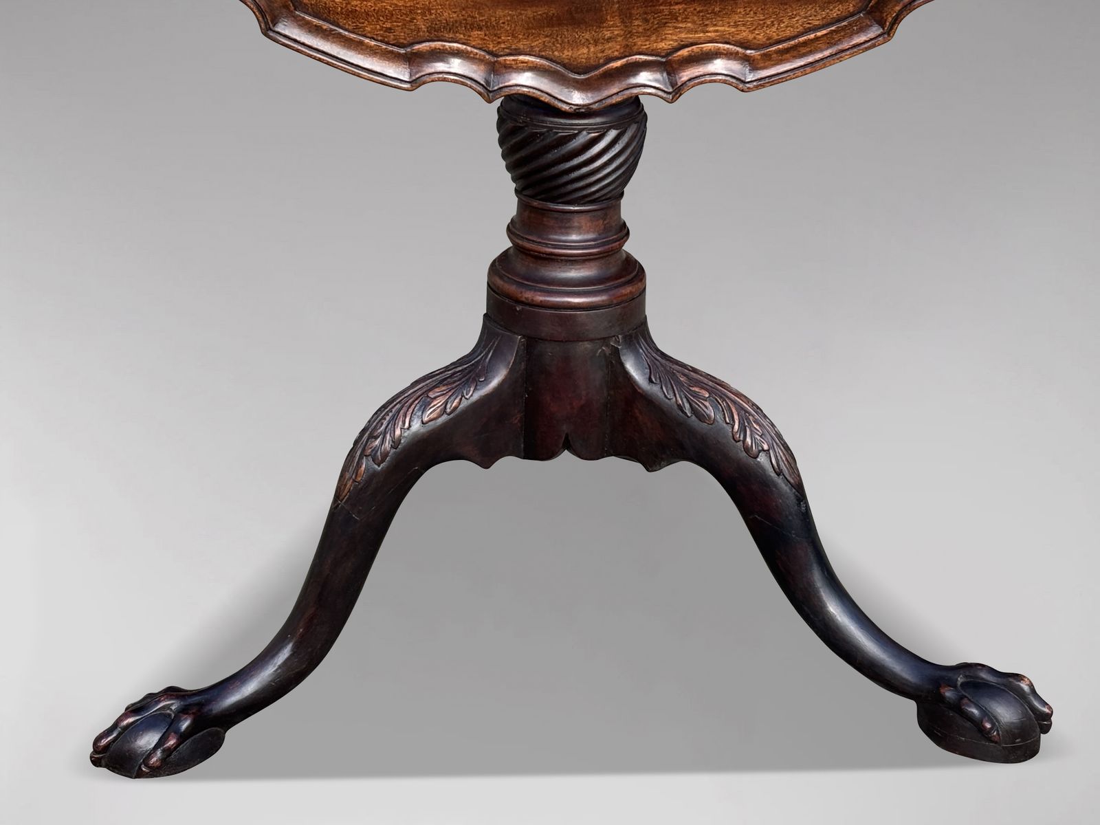 18th Century George III Period Mahogany Pie Crust Edge Tripod Table photo vinterior