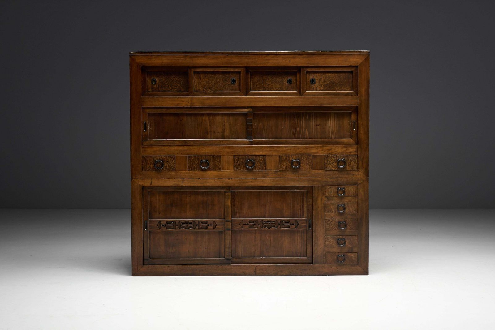 Mizuya Tansu Japanese Cabinet, Japan, 19th Century photo vinterior