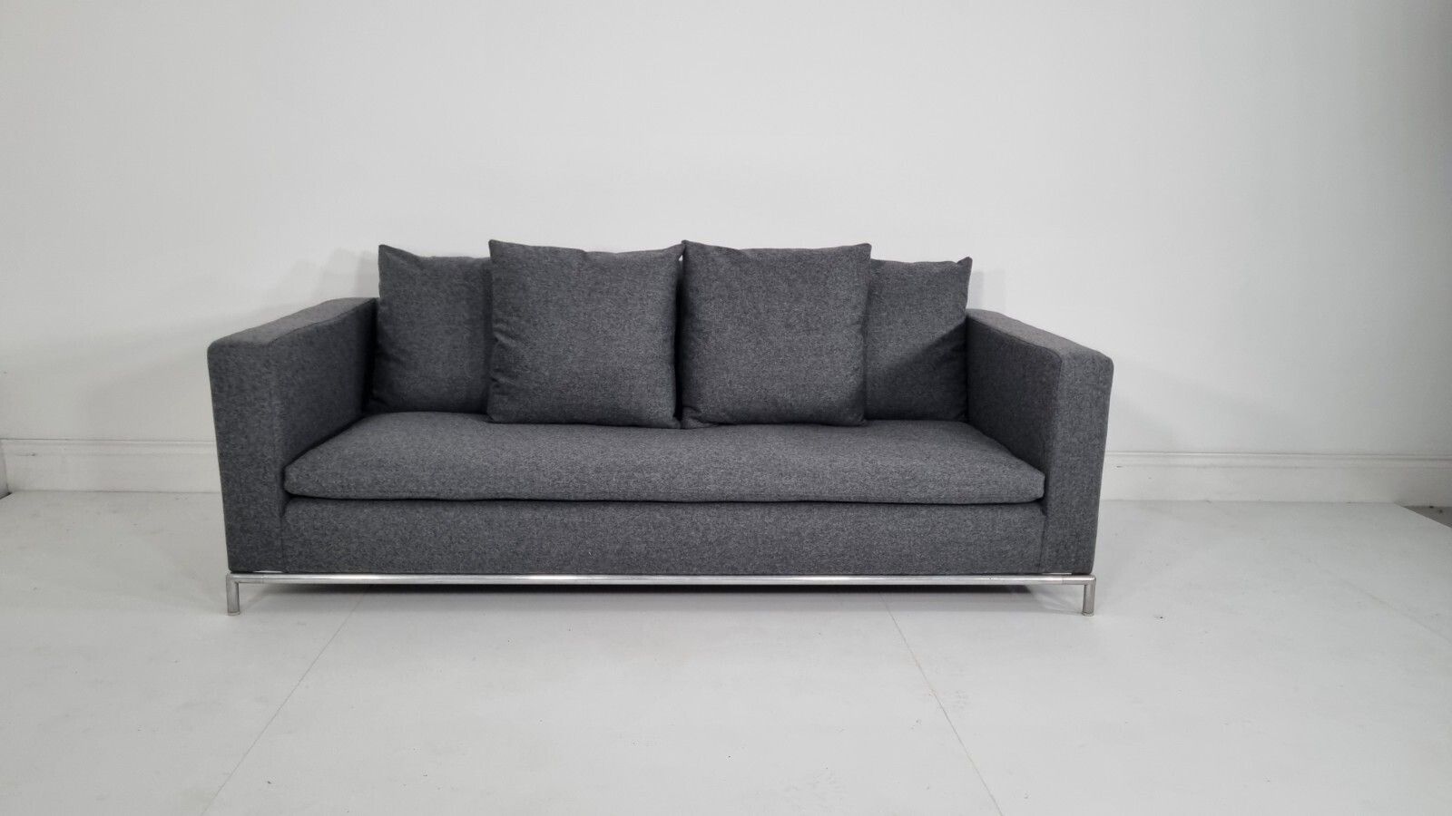 photo furniture Bb Italia George 3 Seater Sofa In Charcoal Wool Impeccable Condition