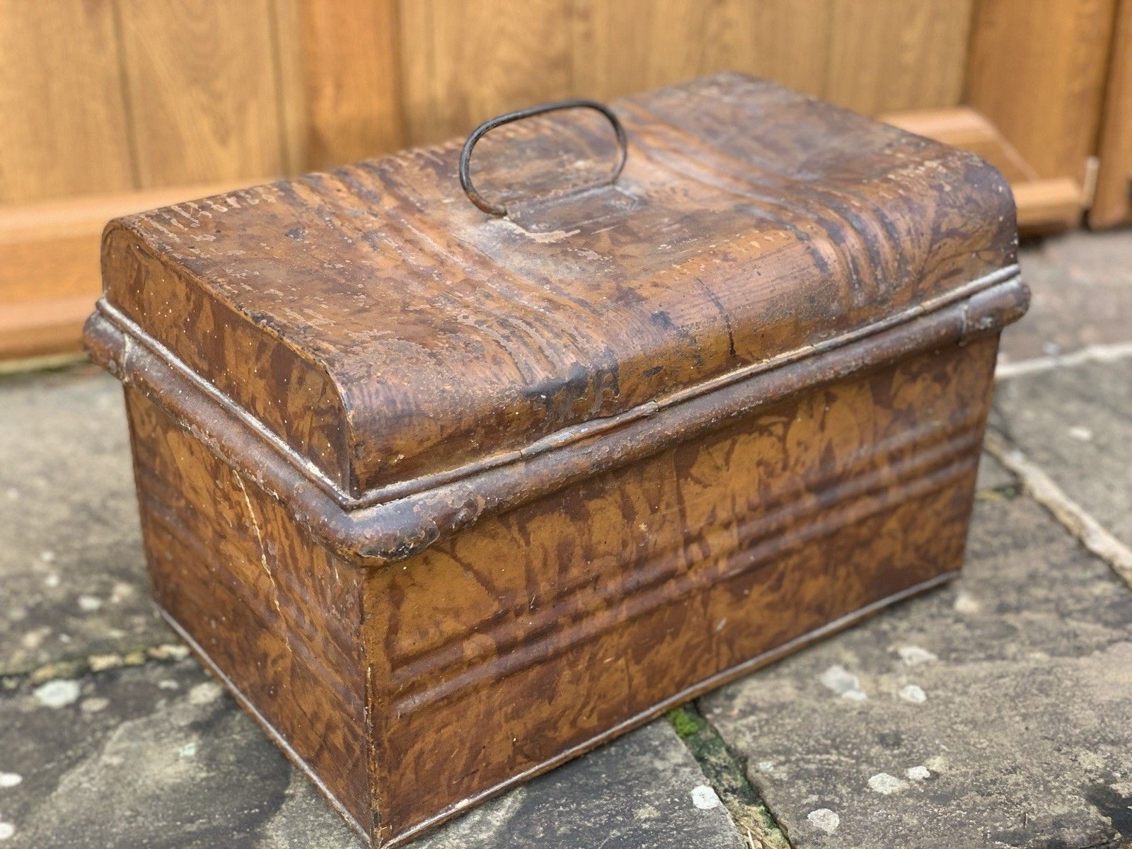 An Attractive Painted Victorian Tin Box photo 95.0