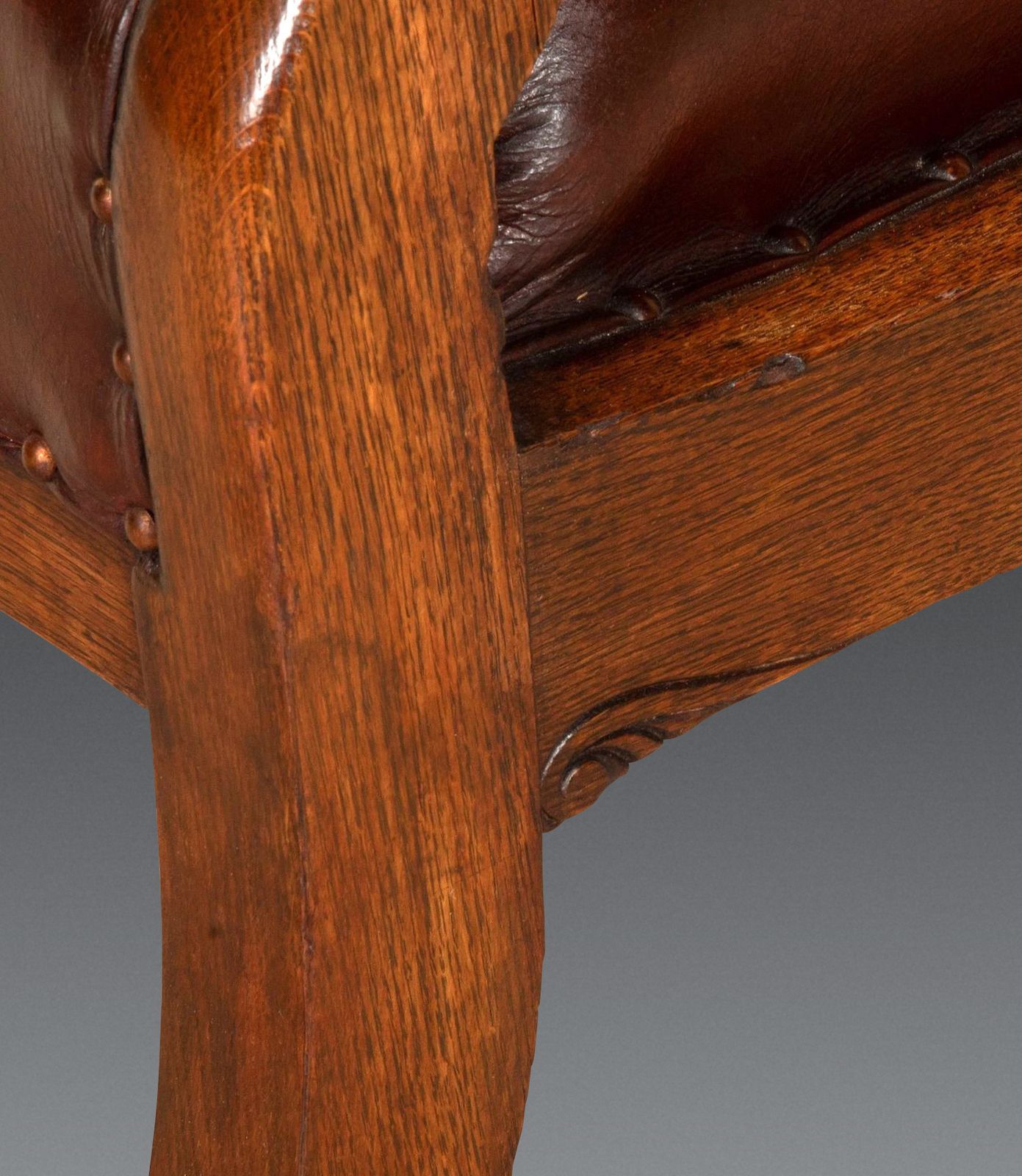 photo vinterior 19th Century English Oak Leather Library Chair
