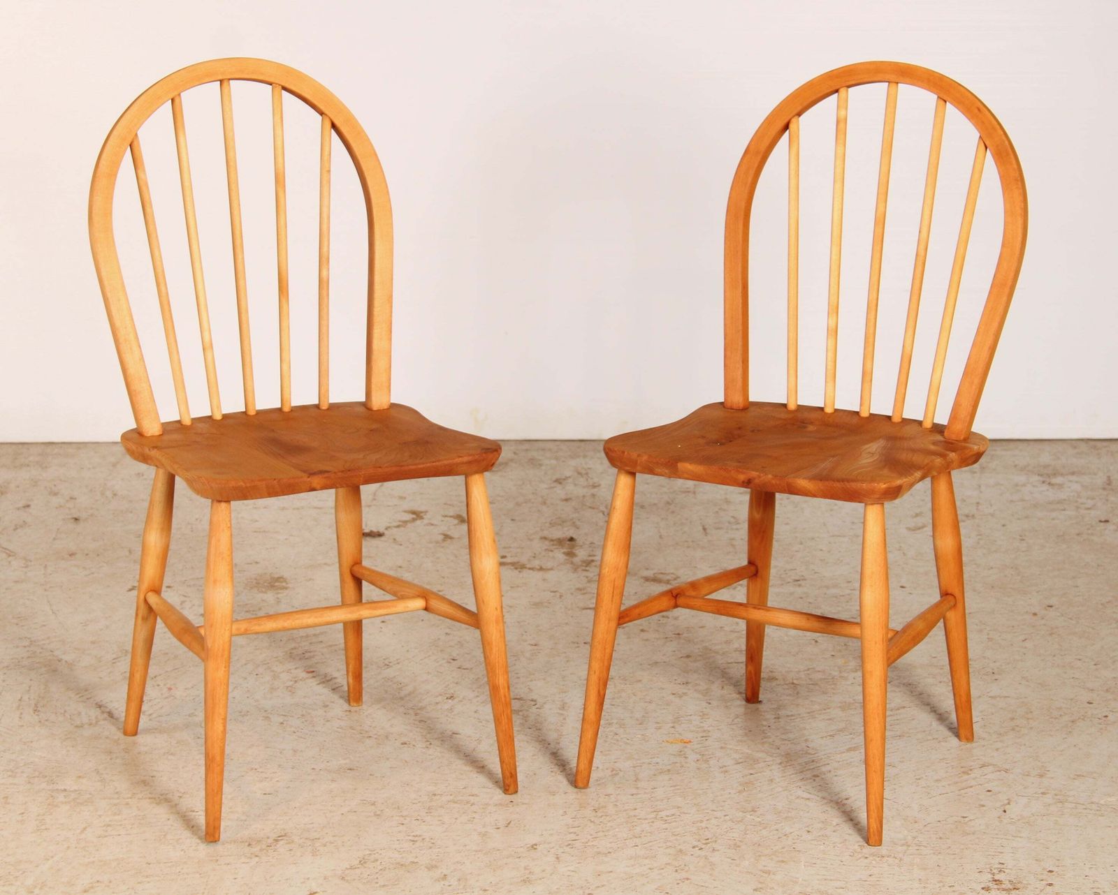 Set Of 2 Of Mid Century Ercol Elm And Beech Chairs Circa 1950s