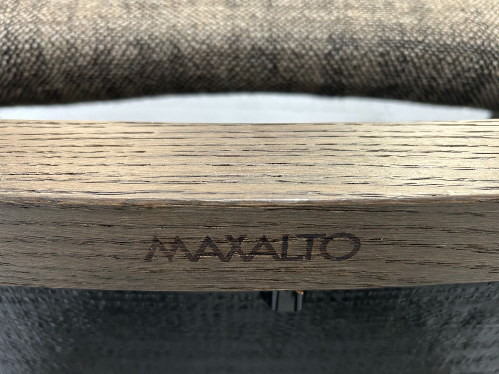 photo vintage 4 B&B Italia Maxalto "Musa" Dining Armchairs In Woven Fabric