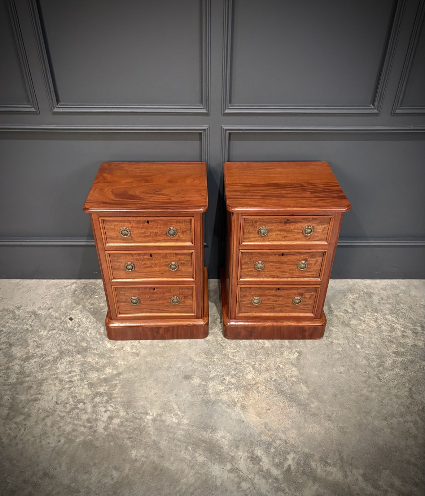 Pair Of Victorian Mahogany Bedside Chests photo Furniture