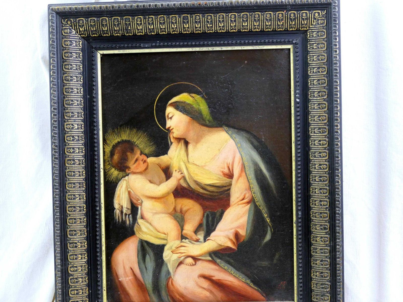 Antiek 19e Eeuws Frans Ingelijst Olieschilderij Van De Maagd Maria Met Kind, Handgeschilderd Religieus Schilderij Uit Frankrijk – Onze Lieve Vrouw En De Kleine Jezus photo furniture