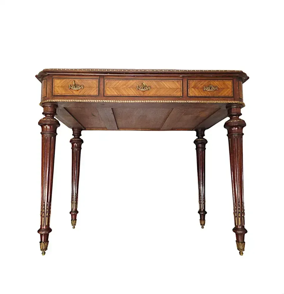 photo vinterior A Very Rare Neat Size 19th Century Leather Top Writing Desk With Ormolu Mounts
