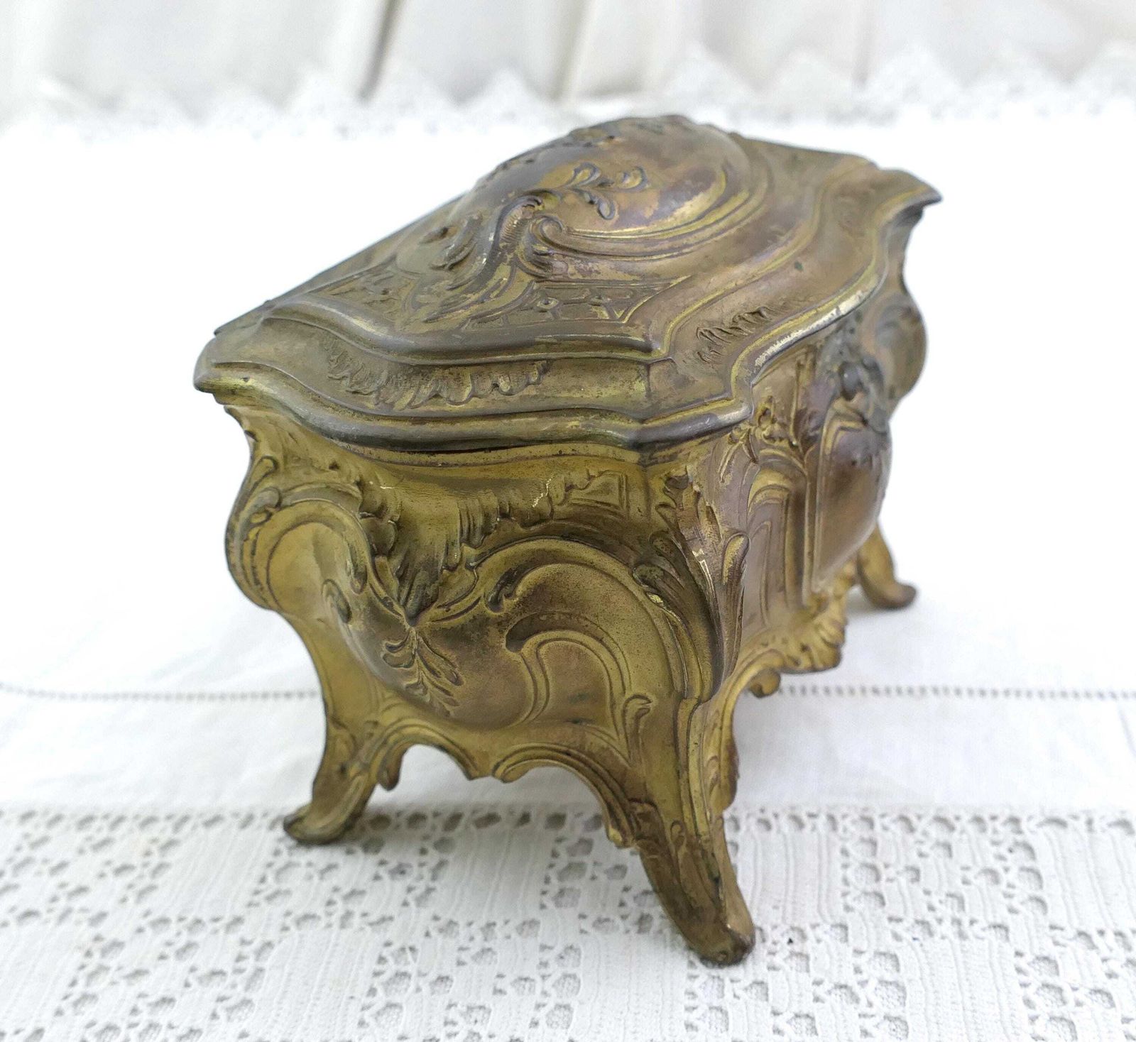 Antique French Worn Gold Plated Bronze Ornate 4 Legged Jewelry Box, Retro Rococo Style Casket France, Parisian Versailles Brocante Decor photo Home Decor
