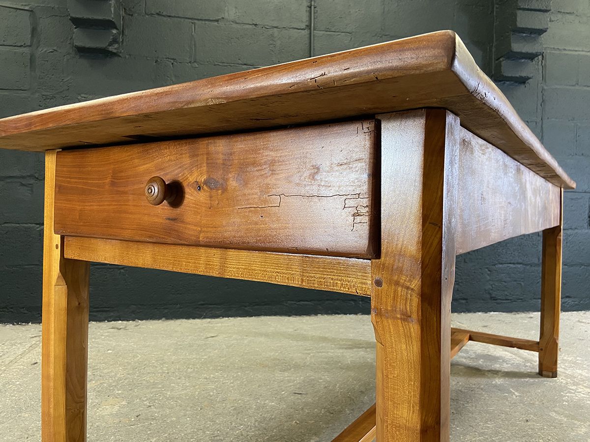 photo vinterior Traditional French Fruitwood Farmhouse Dining Table