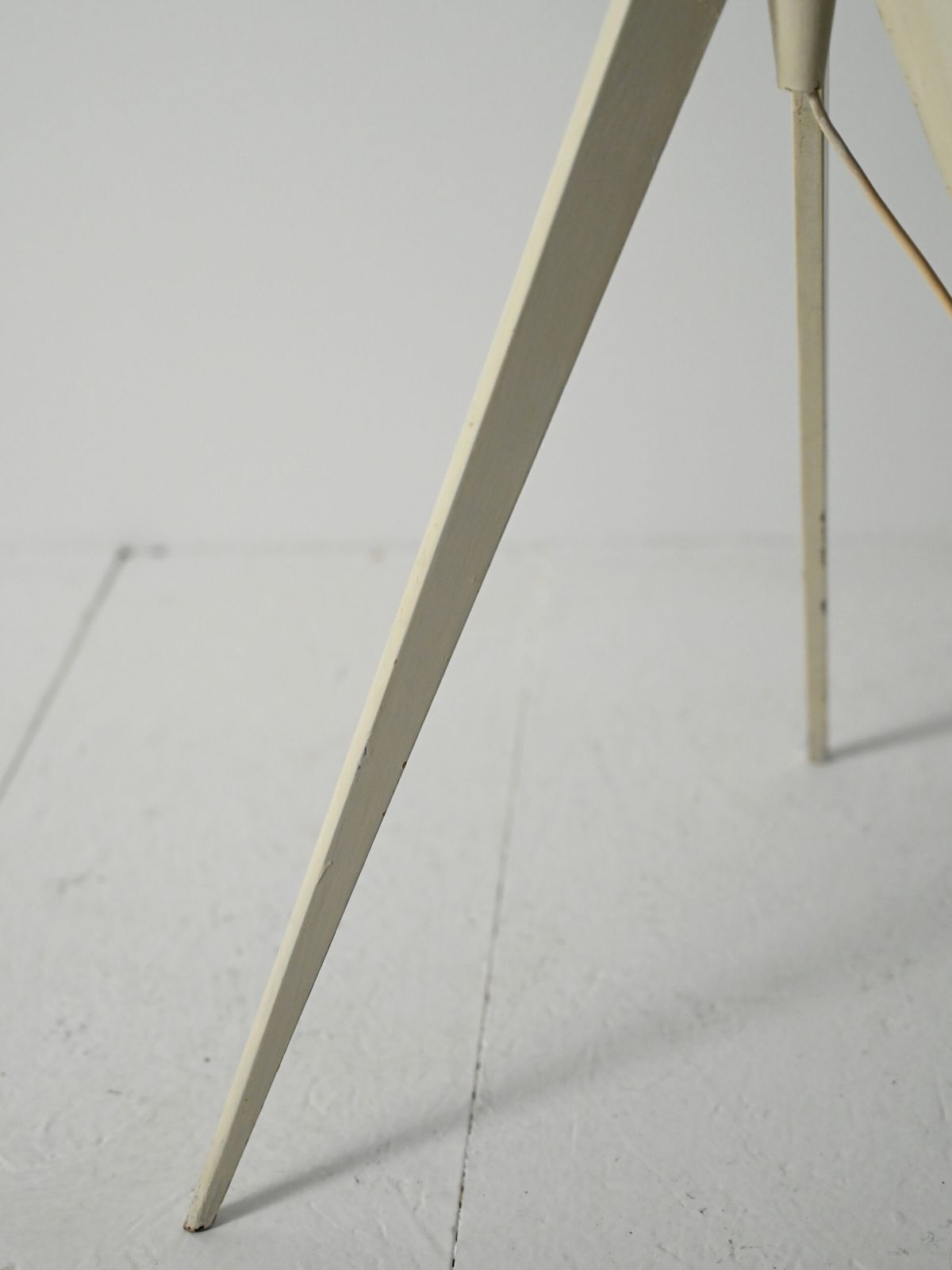 Scandinavian Tripod Floor Lamp In White Lacquered Wood photo vinterior