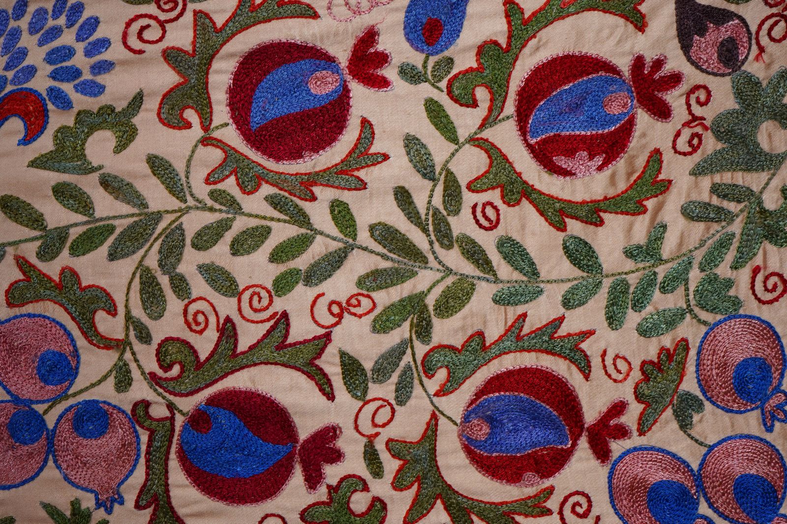 photo for sale Cream Uzbek Suzani Embroidered Table Runner – Red Pomegranate & Blue Floral Boho Textile 1'8'' X 6'1''