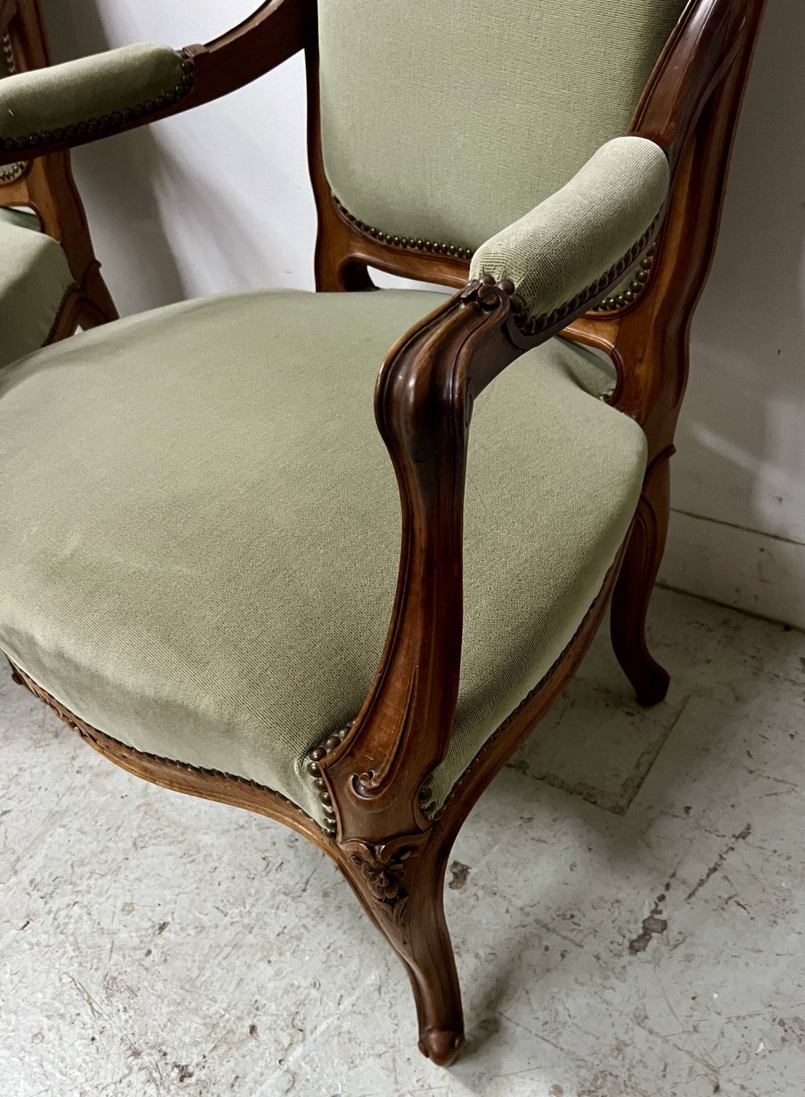 Pair Of Louis XV Style Armchairs In Solid Walnut, 20th Century. photo vinterior