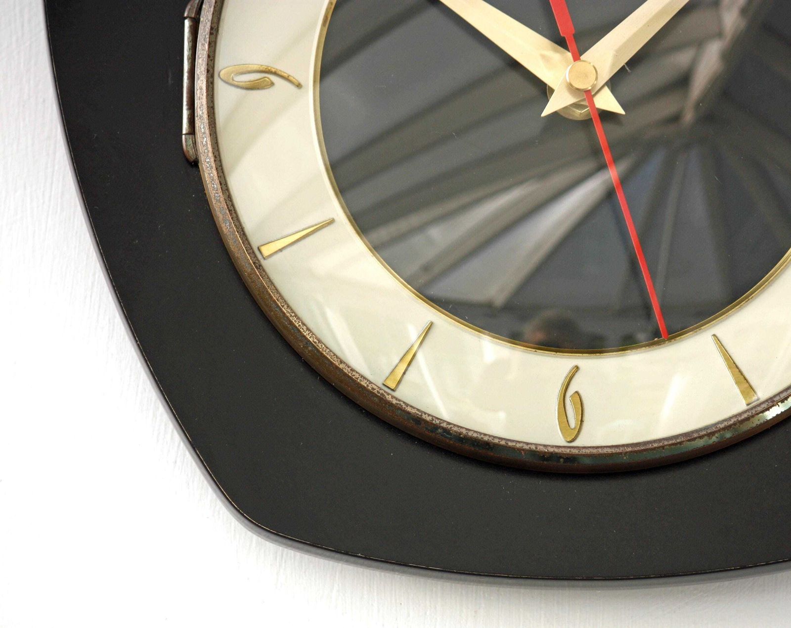 Vintage Retro Wall Clock   24cm French Mid Century Style Wooden Black Formica 1970s Atomic Gift Off The Wall Clocks photo Home Decor