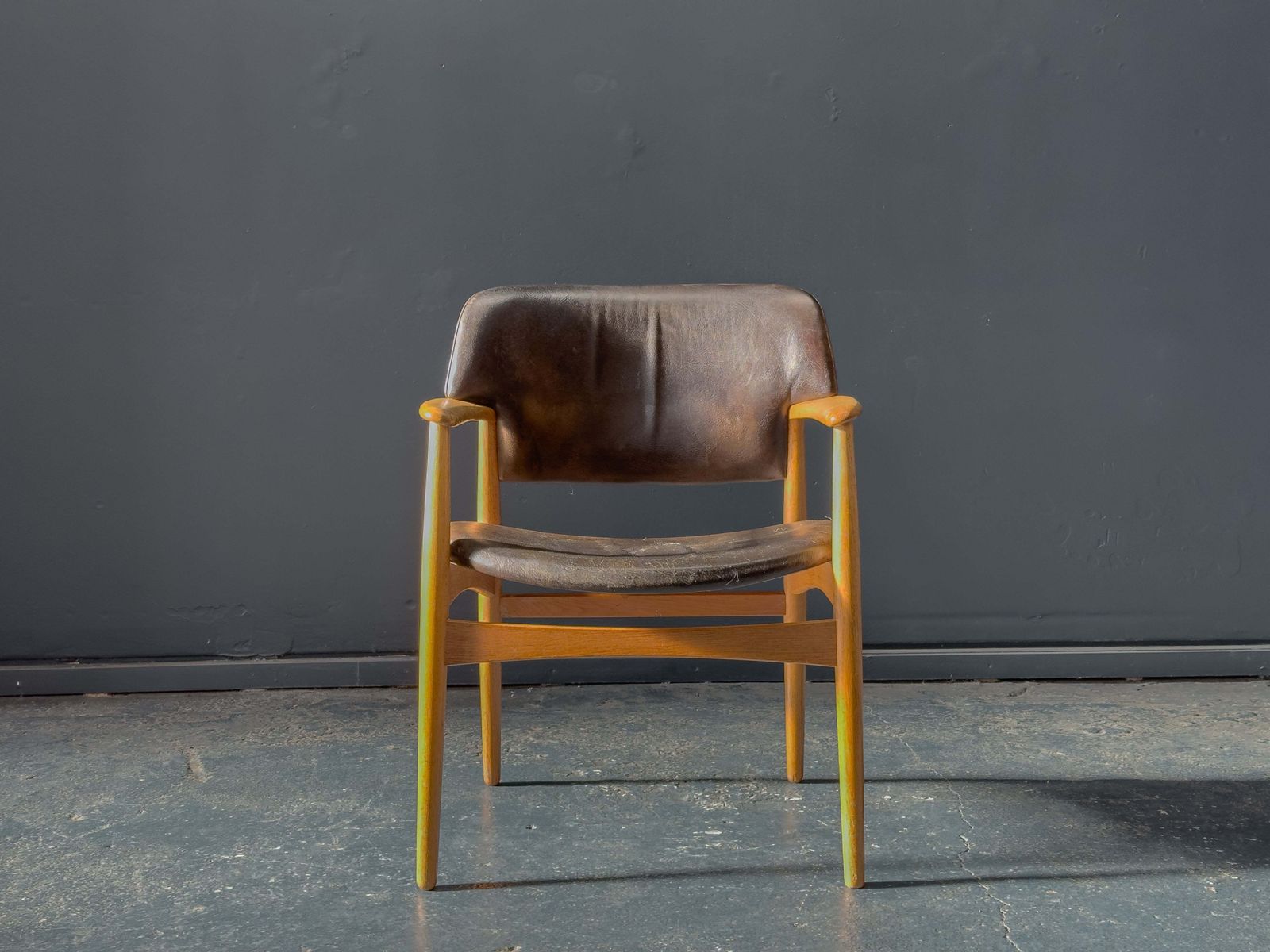 Ejnar Larsen & Aksel Bender Madsen Model 4205 Chair photo for sale