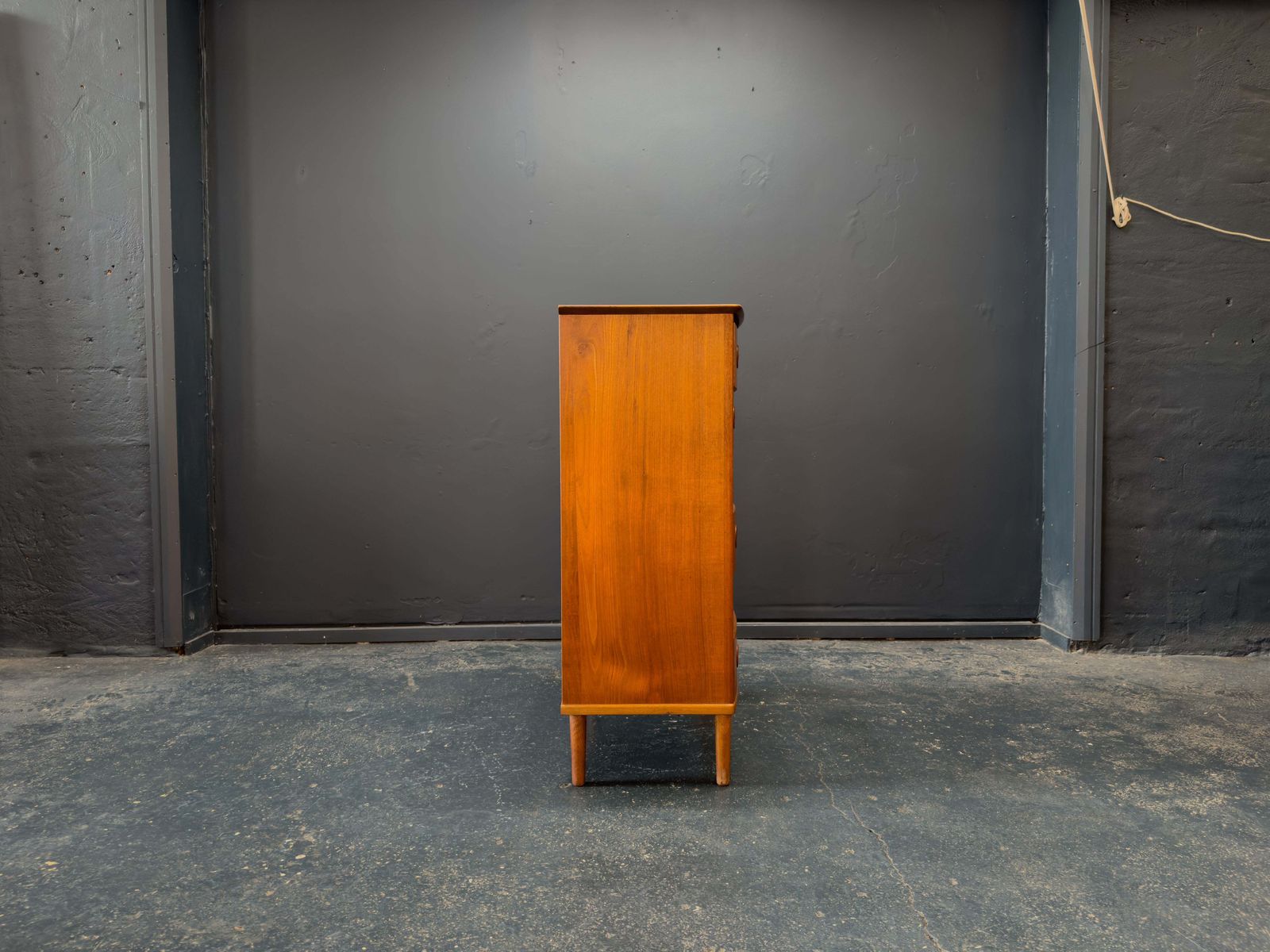 1000.0 Teak Chest Of Drawers With Round Handles photo