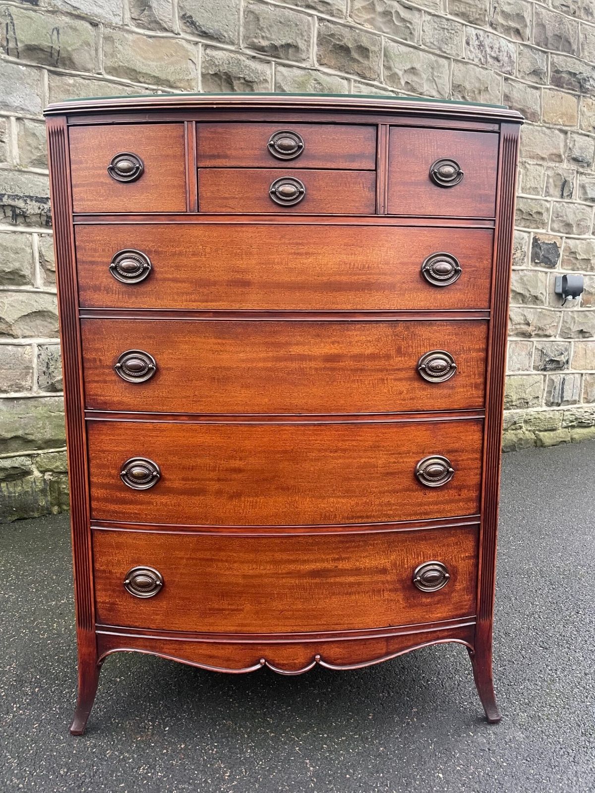 photo vinterior Quality Mahogany Bow Front Chest Of Draws