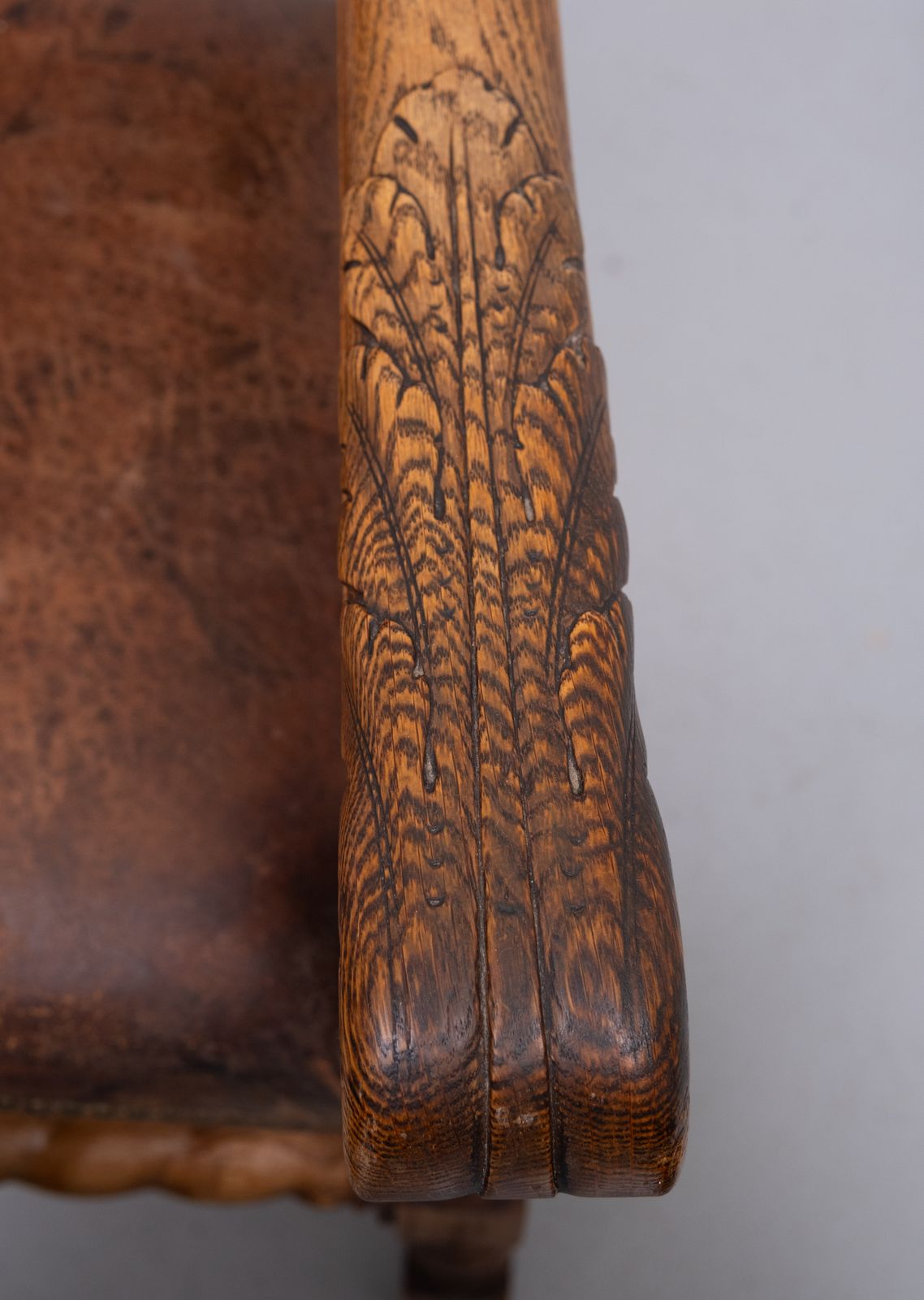 photo vintage Dutch 19th Century Oak Baroque Open Arm Chair