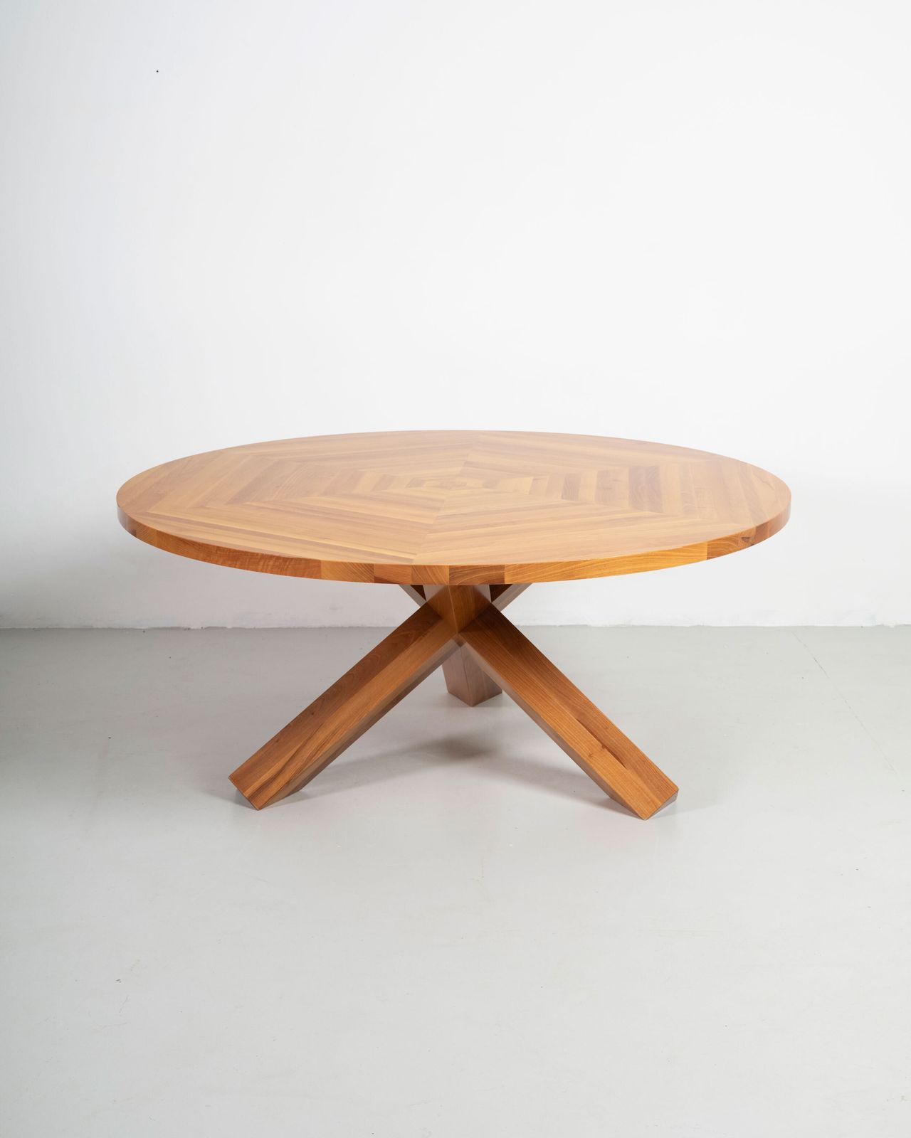 Mario Bellini La Rotonda Round Table In Walnut Wood By Cassina 1980s