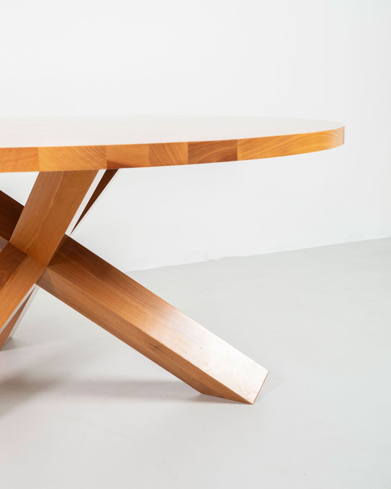 Mario Bellini La Rotonda Round Table In Walnut Wood By Cassina 1980s photo for sale