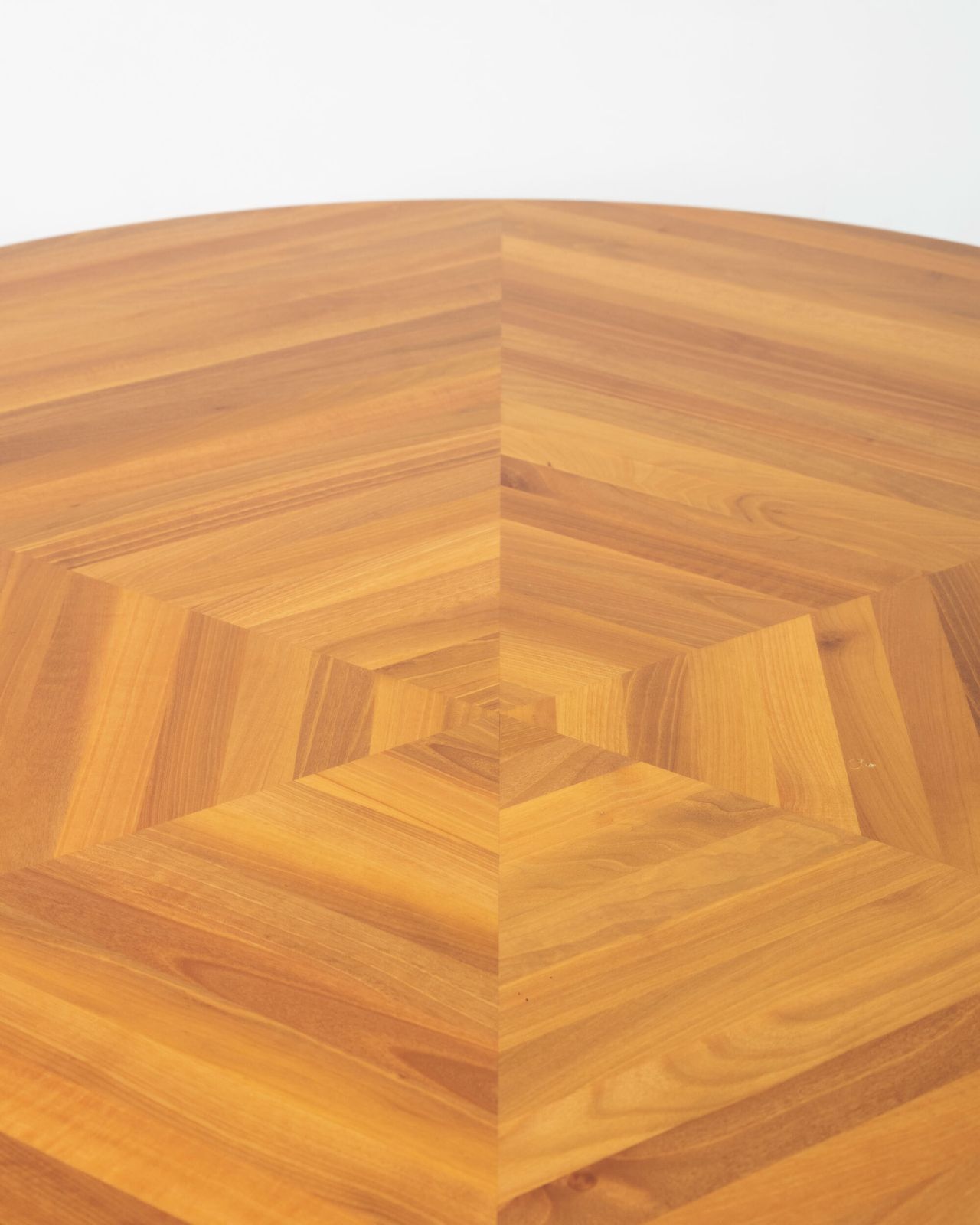 Mario Bellini La Rotonda Round Table In Walnut Wood By Cassina 1980s photo 7840.0