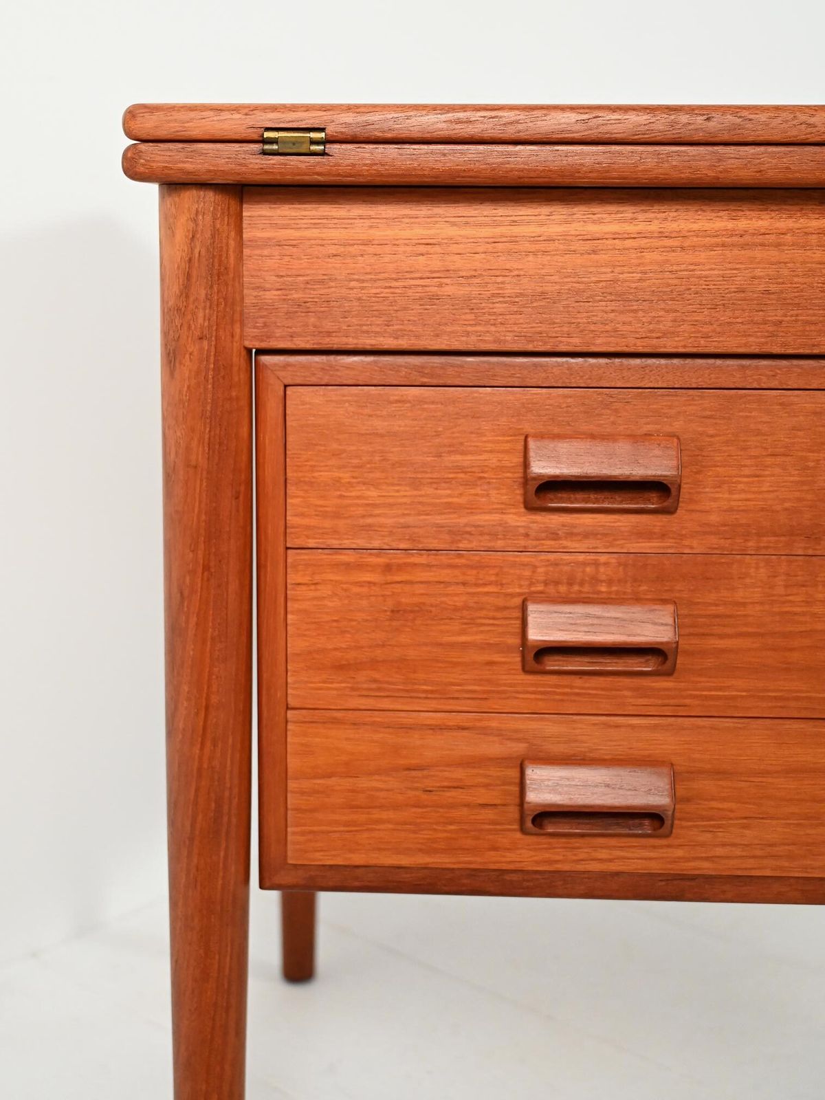photo vinterior Scandinavian Flip Top Desk By Børge Mogensen