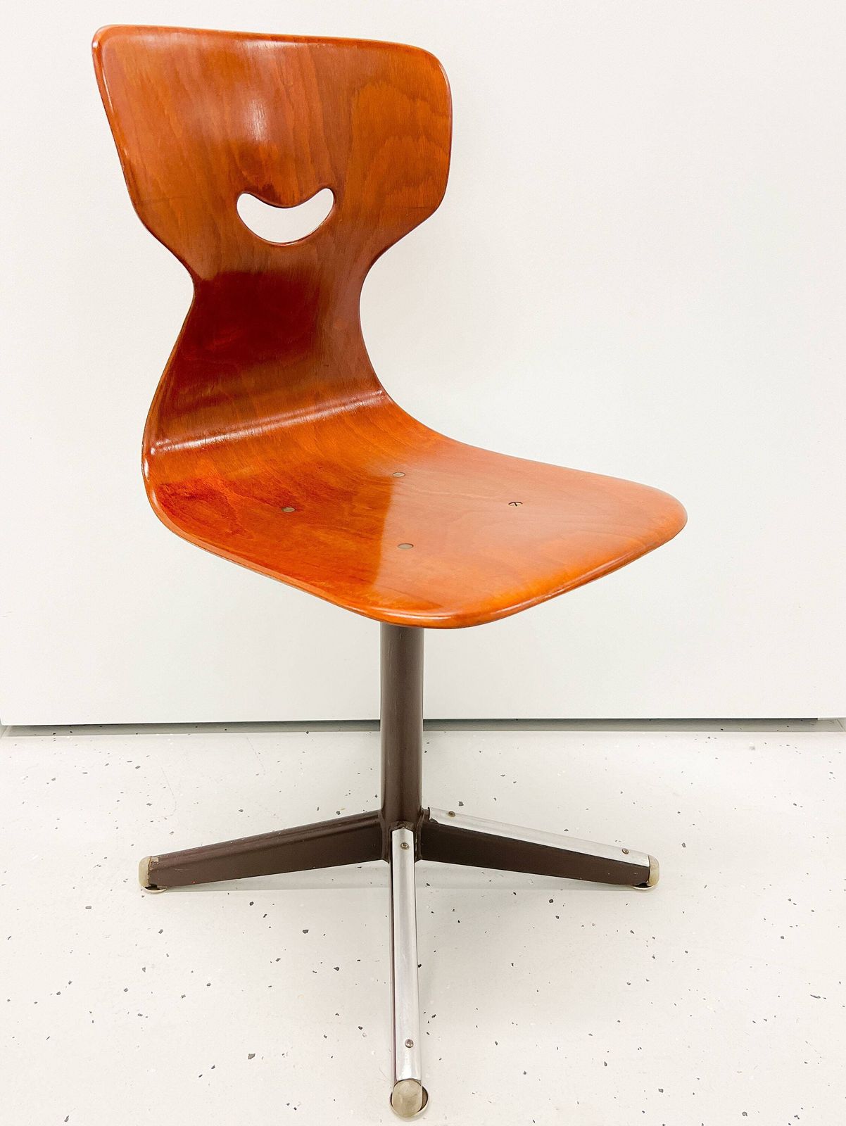 Vintage 'Smyle' Chair, Design By Adam Stegner   Steel Cross Base / 'Pagholz' Plywood   50/60s   Mid Century   Flötotto   Galvanitas photo furniture