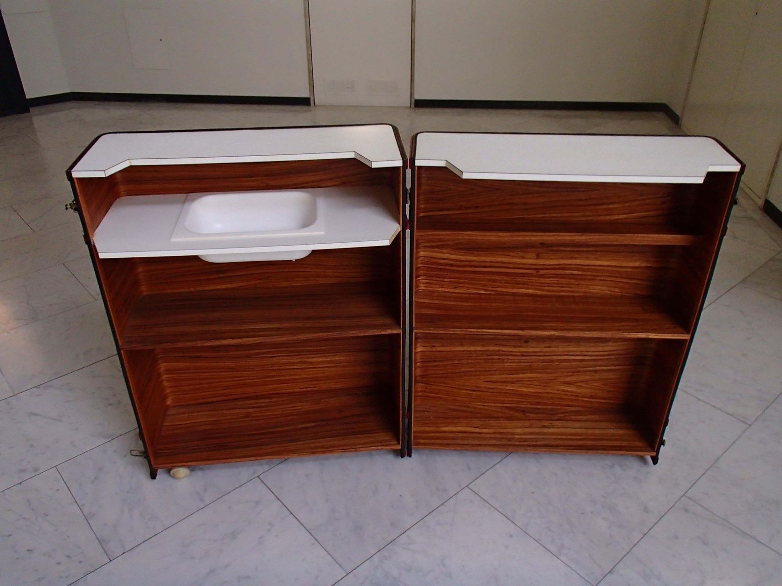 Modern Trunk Bar Black And Red With Sink Inside On Wheels photo 1971.0