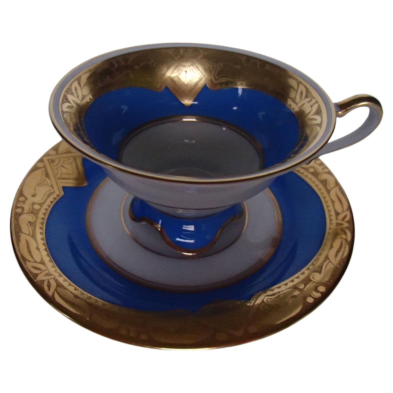 Elegant Porcelain Coffee Cup By Hutschenreuther Selb Bavaria Gold Plated