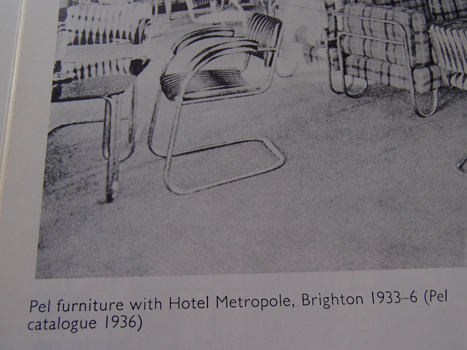 photo vintage 1930thies 6 Red Leather Armchairs By Serge Chermayeff For Pel