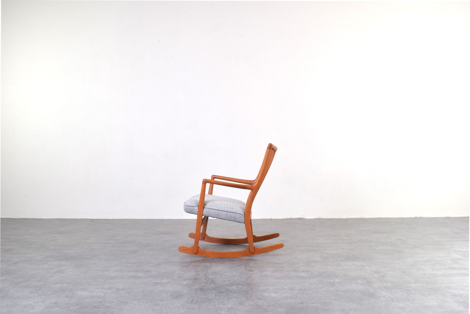 Oak Ml33 Rocking Chair By Hans J. Wegner For A/S Mikael Laursen, 1950s photo 2395.0