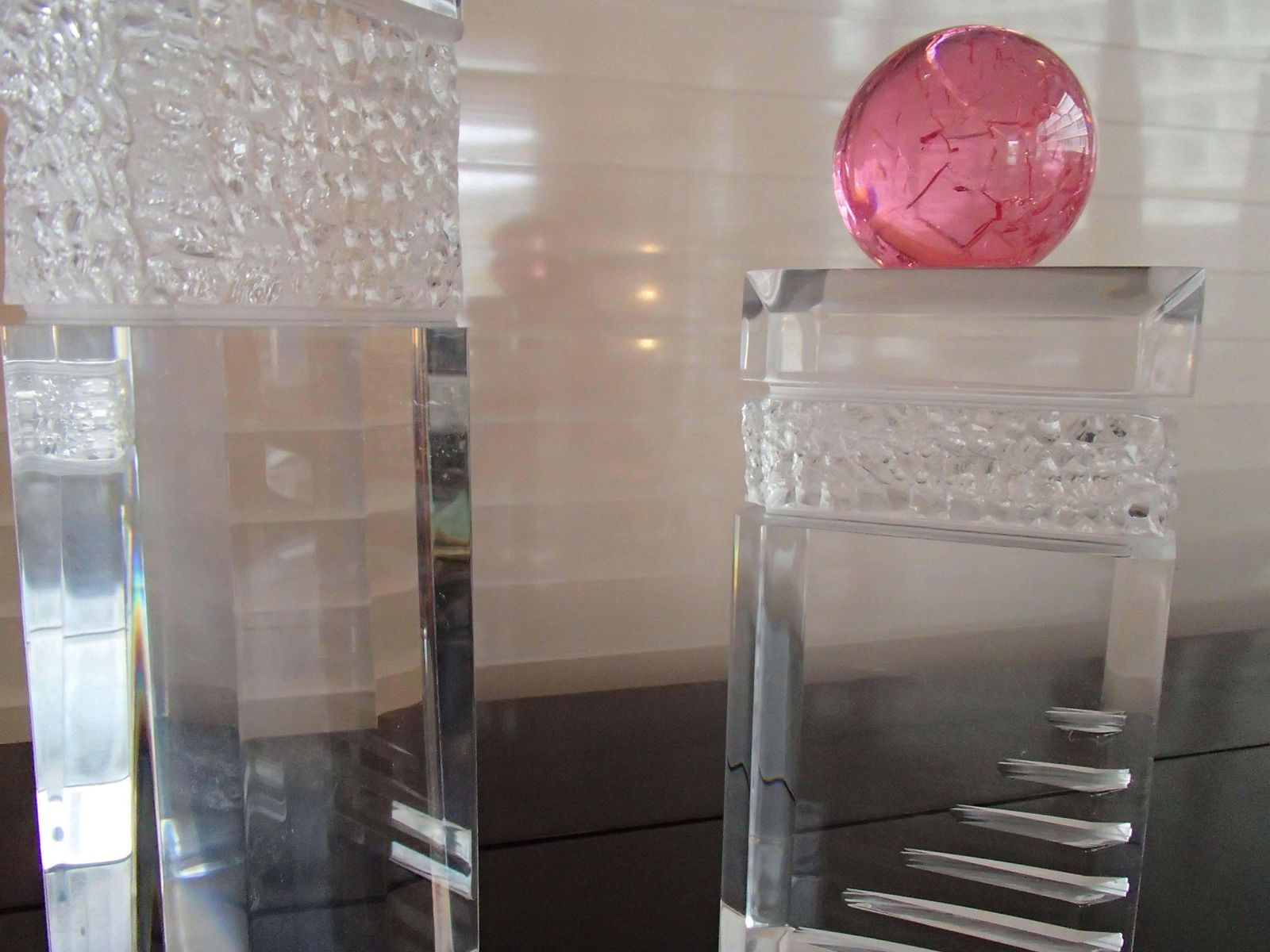 Pair Of Modern Haziza Plexi Glass Sculptures Transparent And Pink Ball photo vinterior