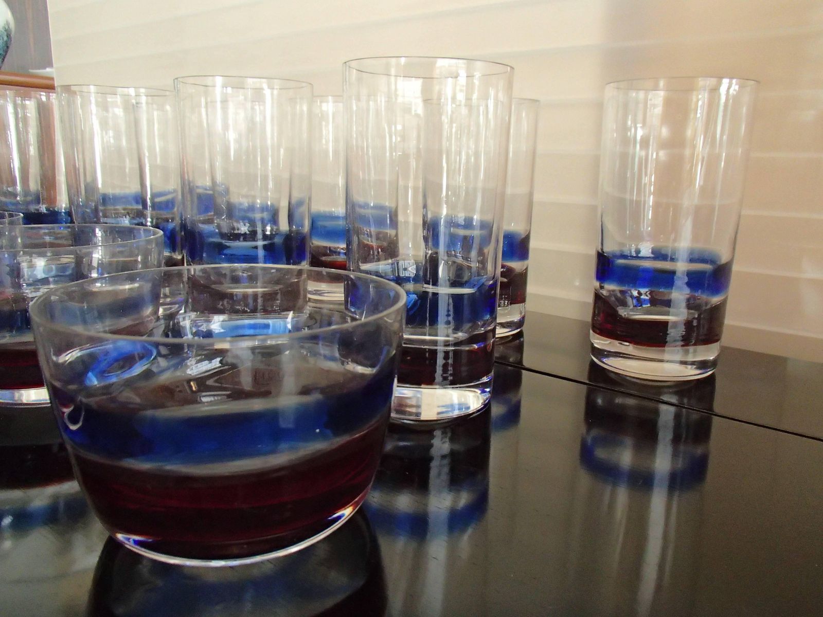 photo for sale Mid Century Seven Cups And 11 Water, Long Drink Glasses Red Blue Fulvio Bianconi