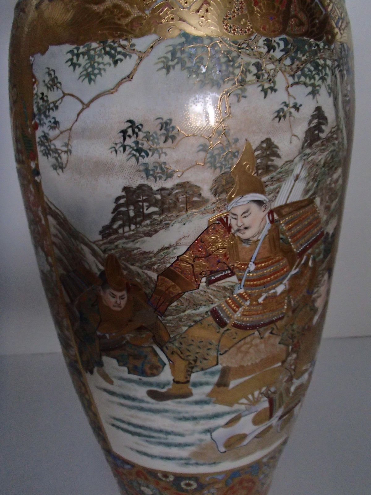 photo vinterior 1900 Japanese Satsuma Porcelain Huge Vase With Samurai Scenes