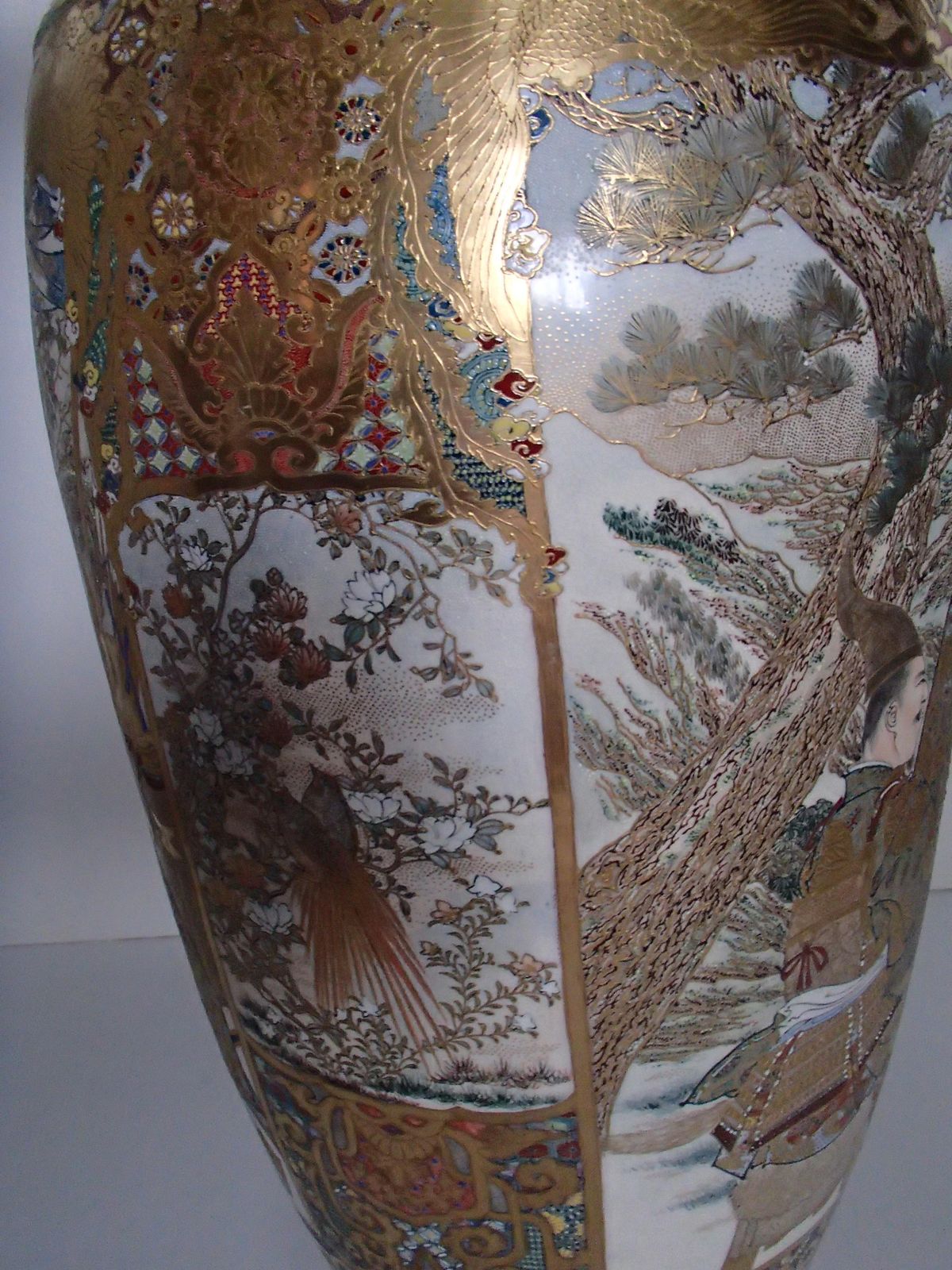 photo vintage 1900 Japanese Satsuma Porcelain Huge Vase With Samurai Scenes