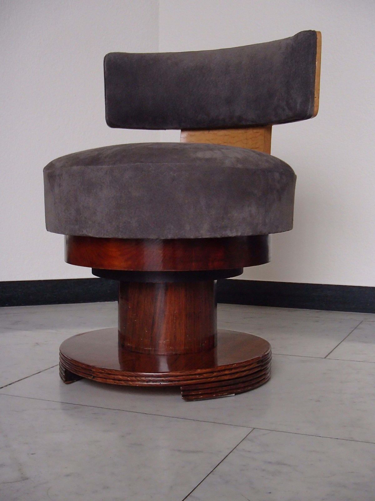 photo furniture Elegant Art Deco Dressing Chair Grey Nubuc  Leather Rose Wood And Maple Eye