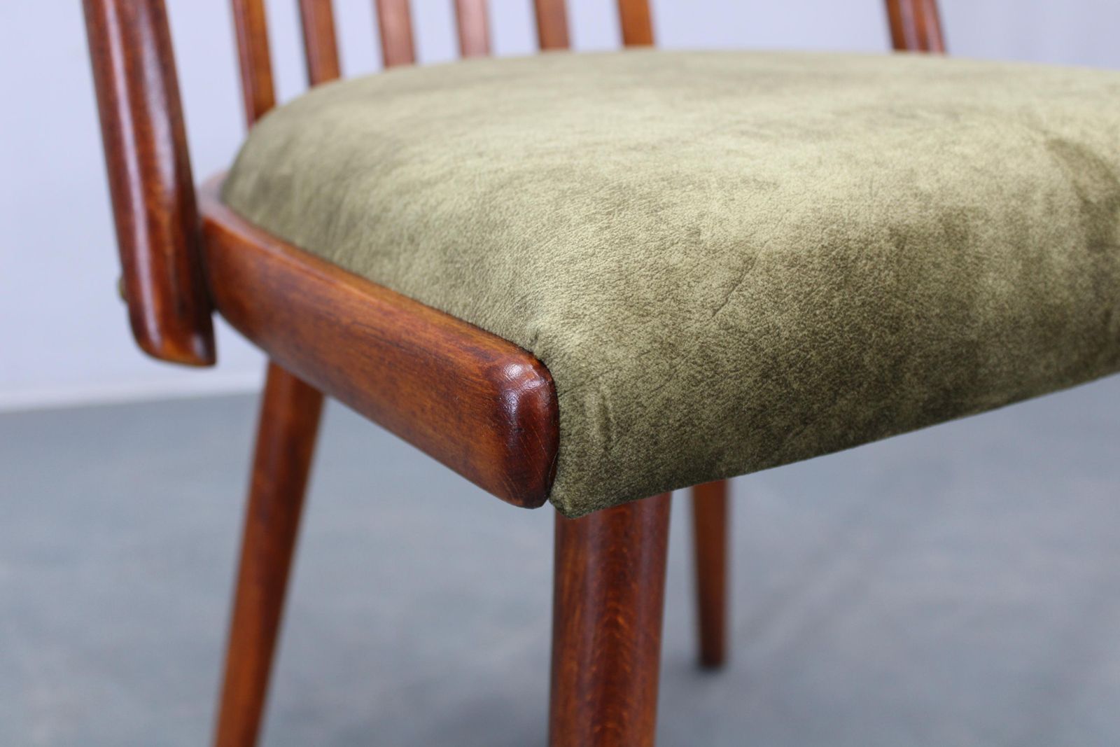 photo furniture Set Of Four 1960s šuman Mid Century Beech Dining Chairs, Restored Upholstery