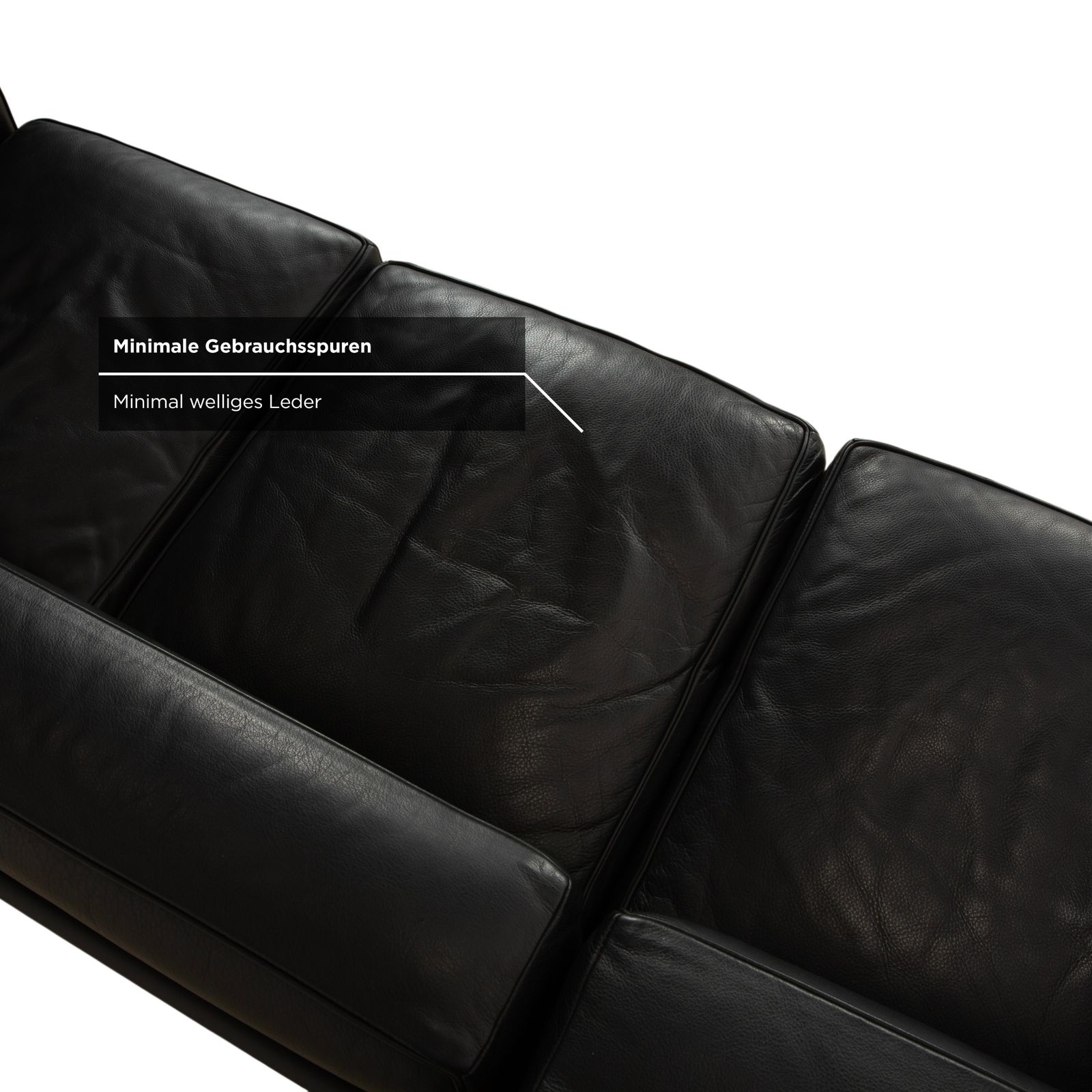photo furniture Cassina LC2 Leren Driezitsbank Zwart