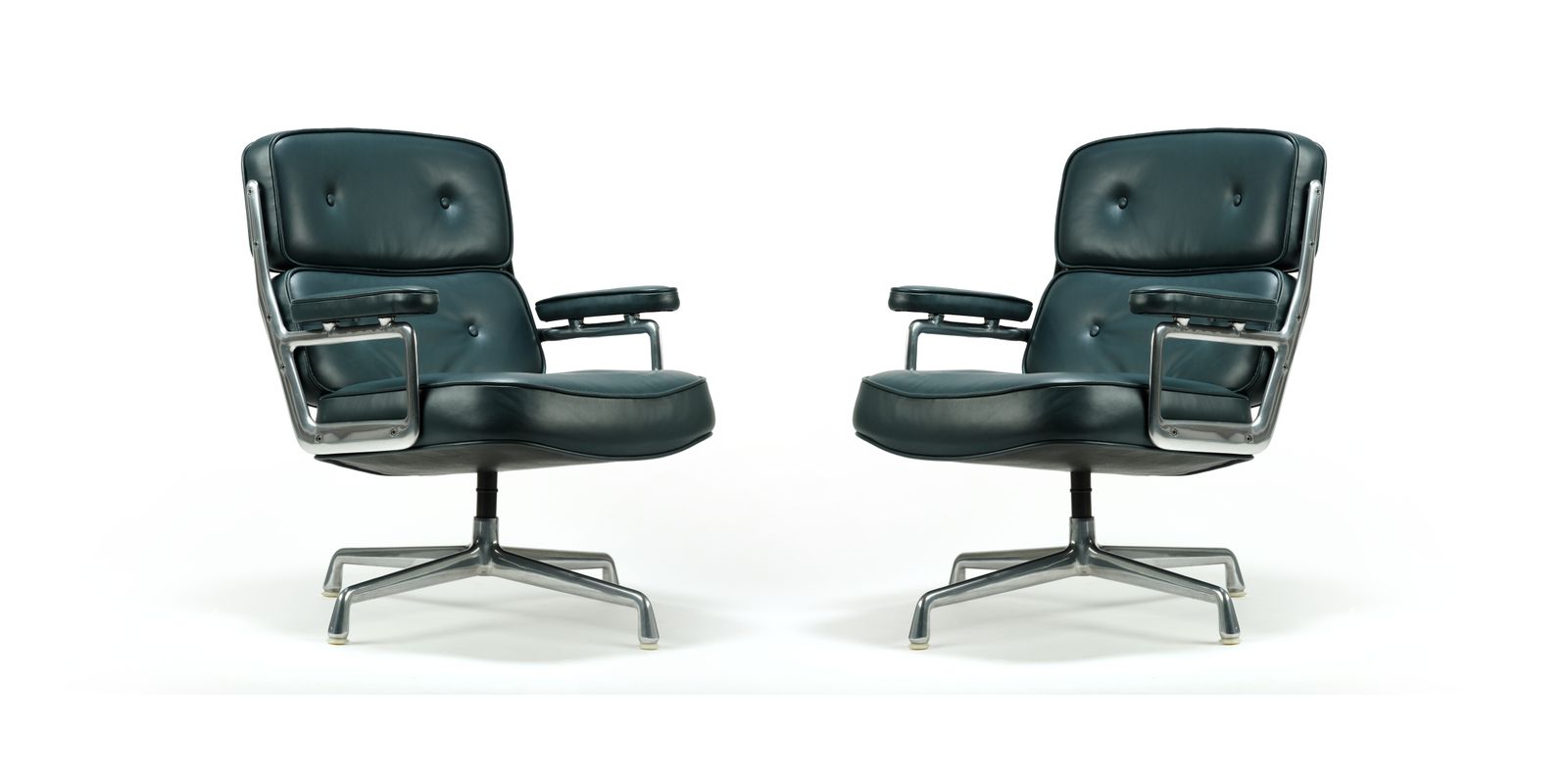photo vinterior One Owner Fully Restored Herman Miller Ea 108 'Time Life Lobby' Lounge Chair By Charles And Ray Eames, USA Circa 1970's, 2 Chairs Available.