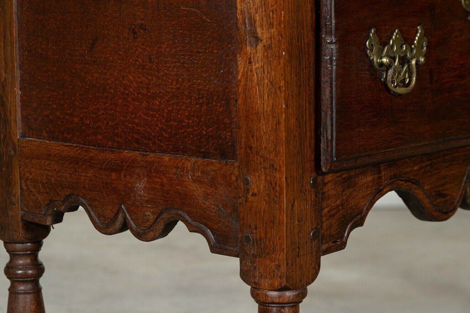 4572.0 Large 18thc English Oak Dresser photo