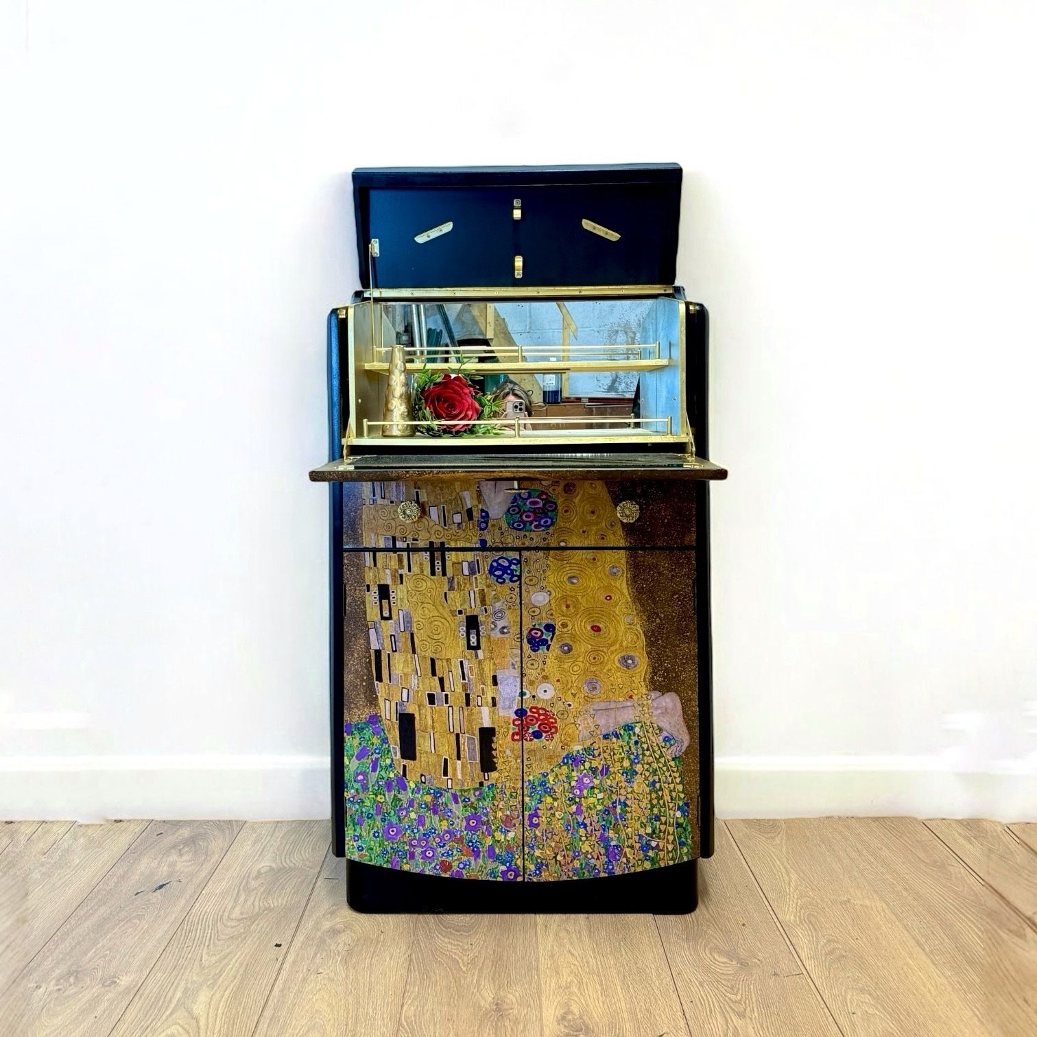 photo furniture Black Art Deco Nathan Cocktail Cabinet With Gustav Klimt The Kiss Mural, Black, Drinks, Dresser