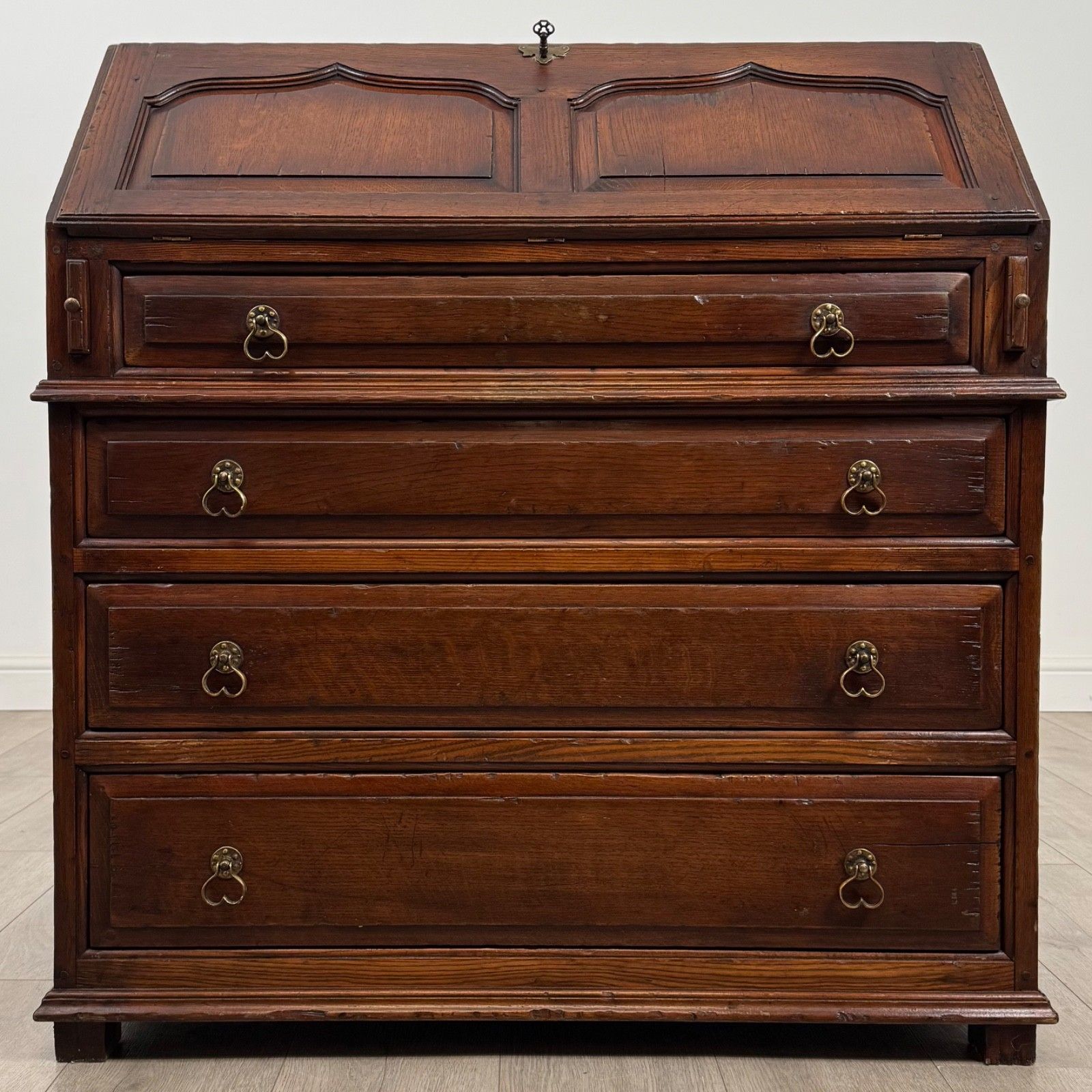 Antique 20th Century Fine Quality Bureau In Oak