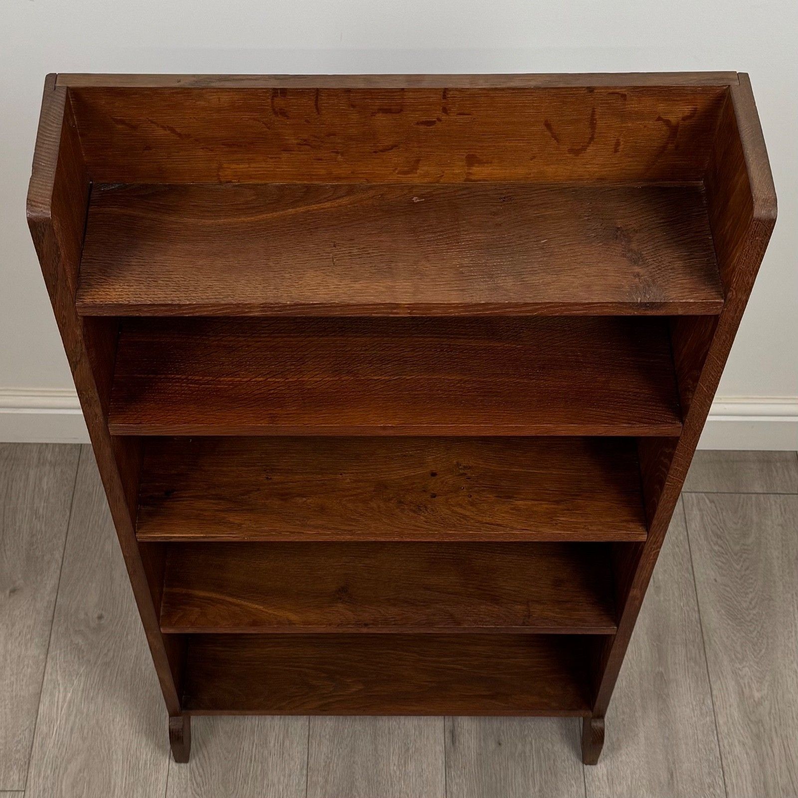 photo furniture Antique 20th Century Good Quality Small Open Bookcase In Oak