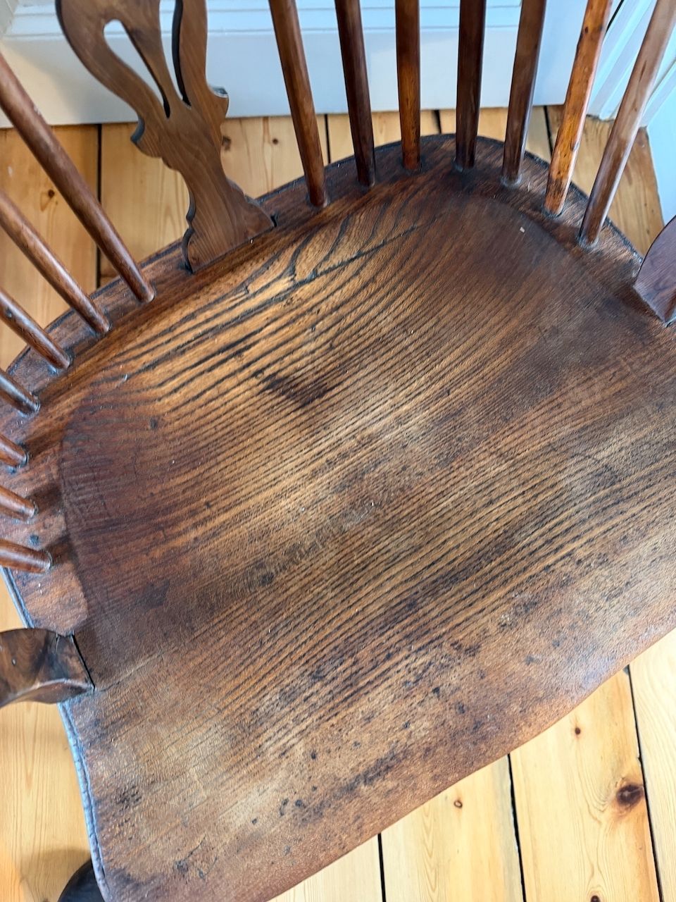 photo for sale Early 19th Century Yew & Elm Windsor Chair