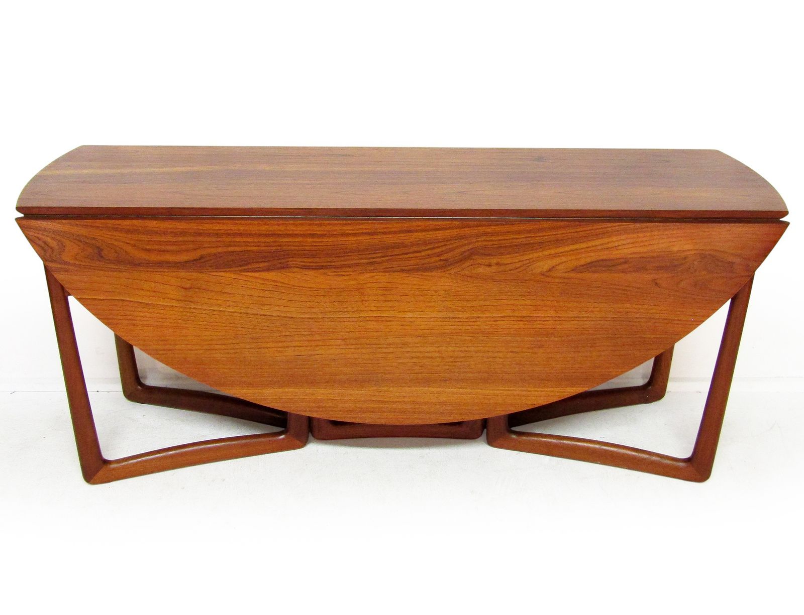 photo vintage 1960s Danish Gate Leg "20 59" Dining Table In Teak By Peter Hvidt