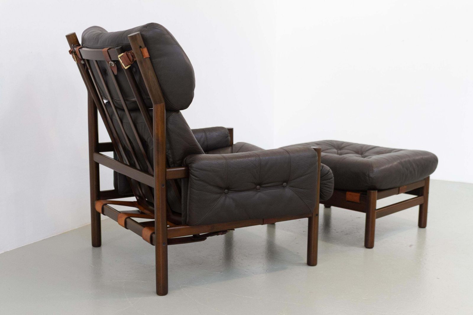 photo vinterior Scandinavian Mid Century Safari Lounge Chair And Stool By Bruksbo, Norway. 1970s