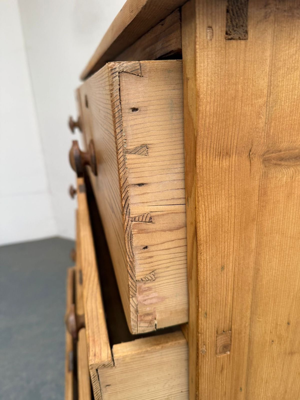 A Superb Tall & Narrow Waxed Georgian Pine 5 Drawer Chest Of Drawers photo Furniture